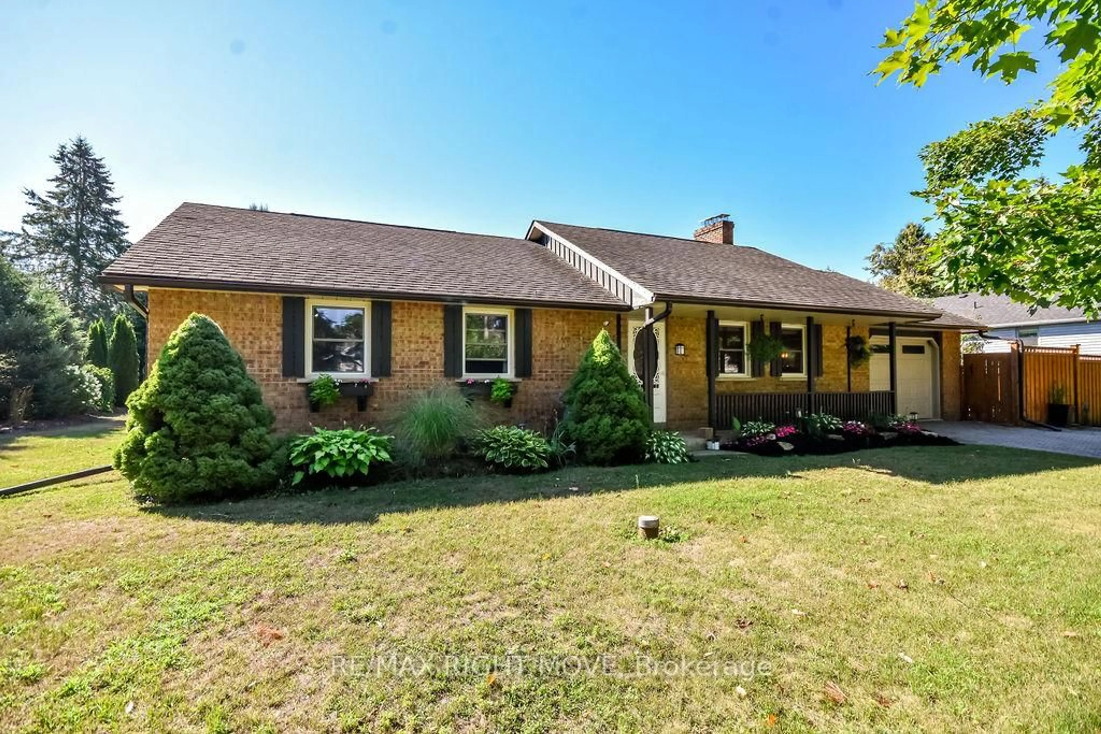 Home with brick exterior material, street for 2009 Marchmont Rd, Severn Ontario L3V 0V6