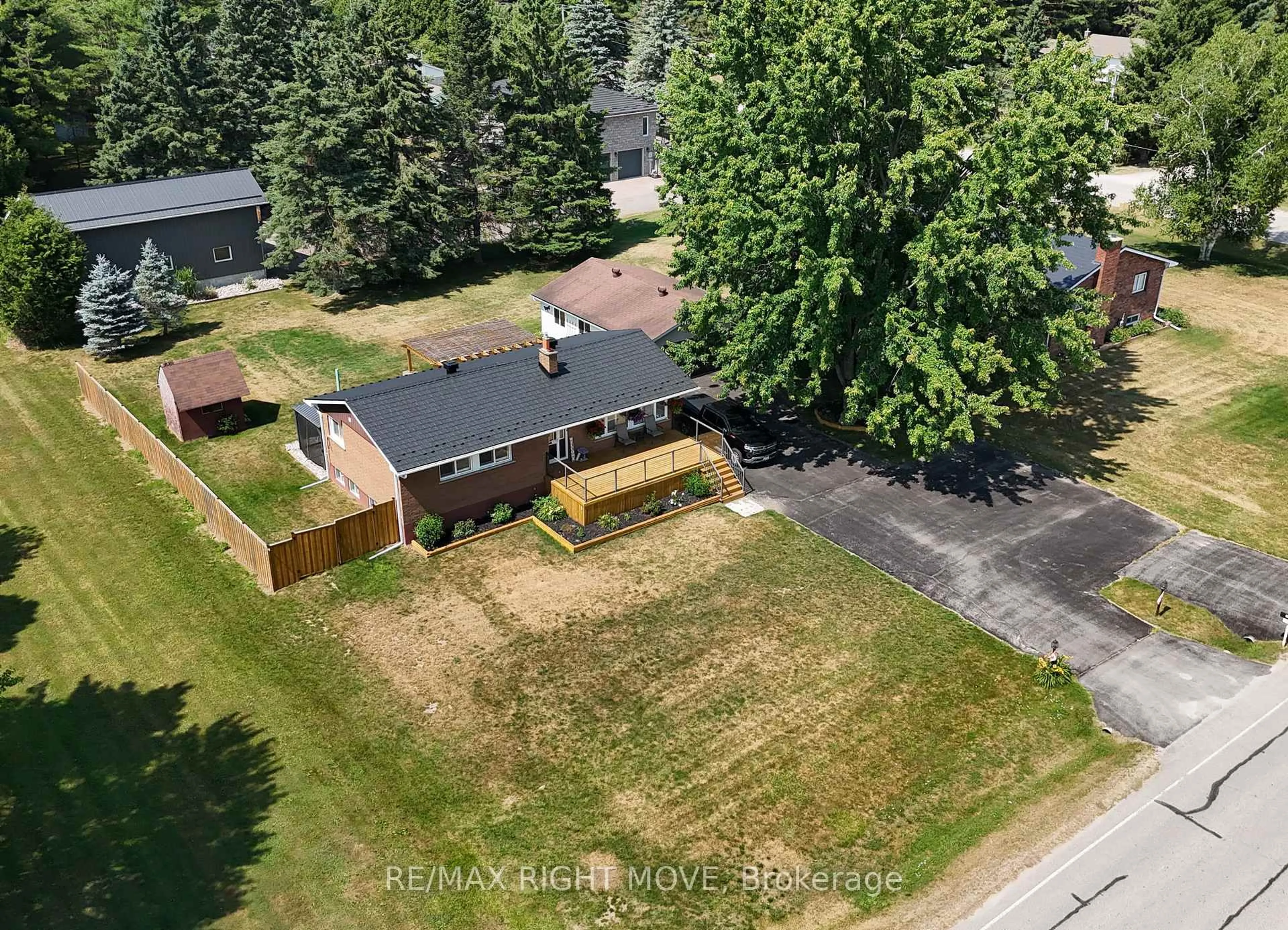 A pic from outside/outdoor area/front of a property/back of a property/a pic from drone, street for 116 Mill St, Springwater Ontario L0L 1V0