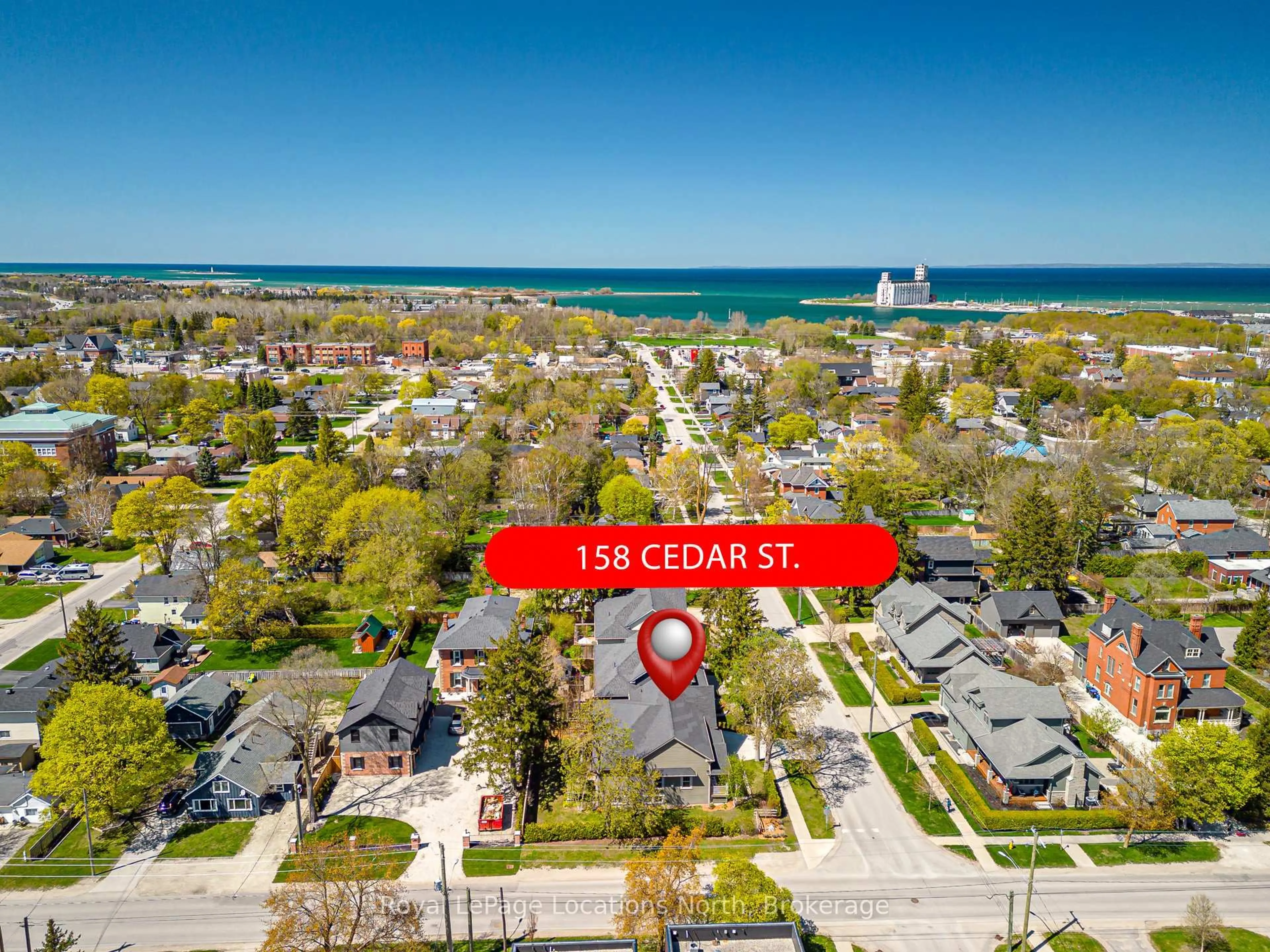 A pic from outside/outdoor area/front of a property/back of a property/a pic from drone, water/lake/river/ocean view for 158 CEDAR St, Collingwood Ontario L9Y 3A6