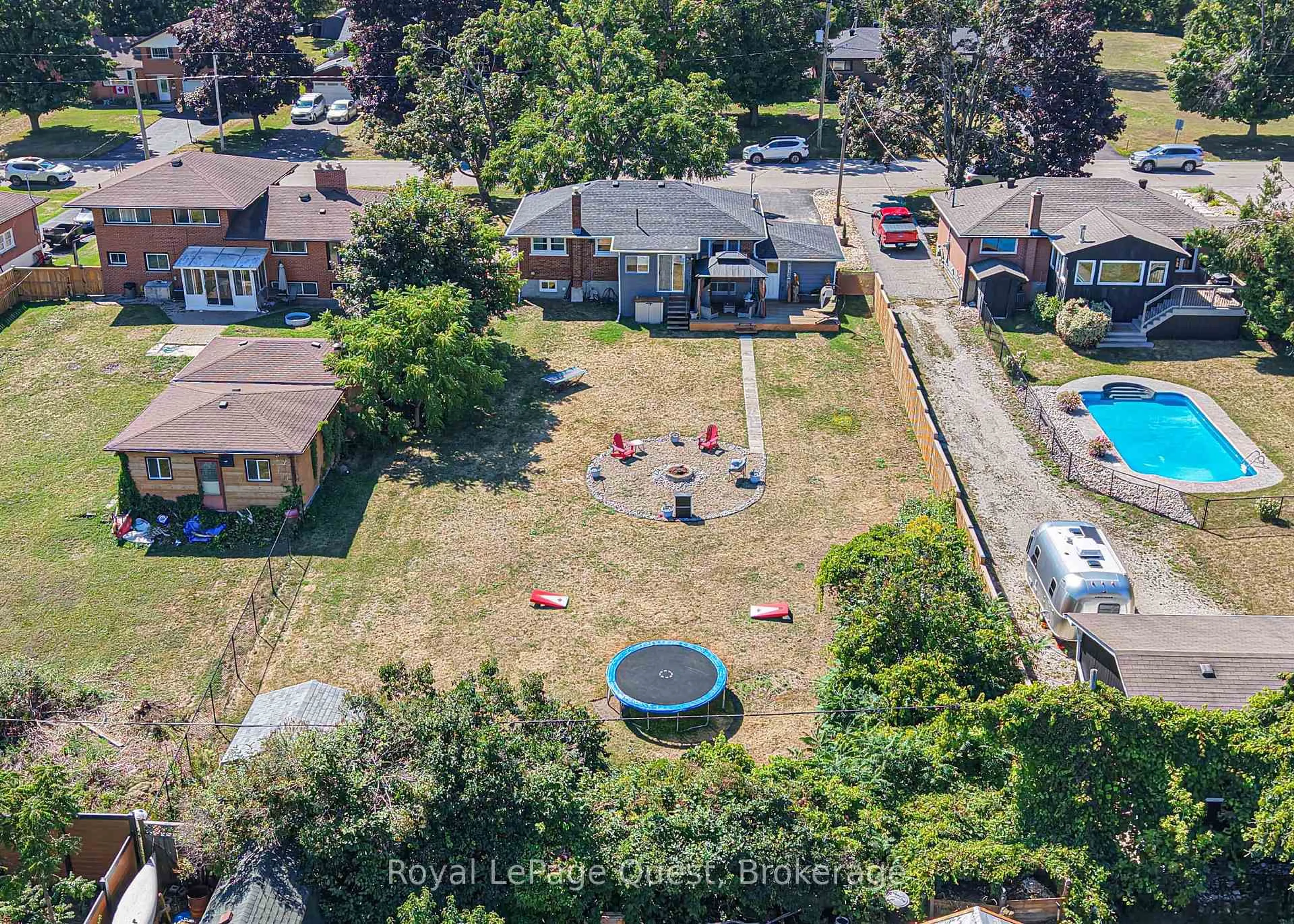 A pic from outside/outdoor area/front of a property/back of a property/a pic from drone, street for 36 Esther Anne Dr, Orillia Ontario L3V 3G9
