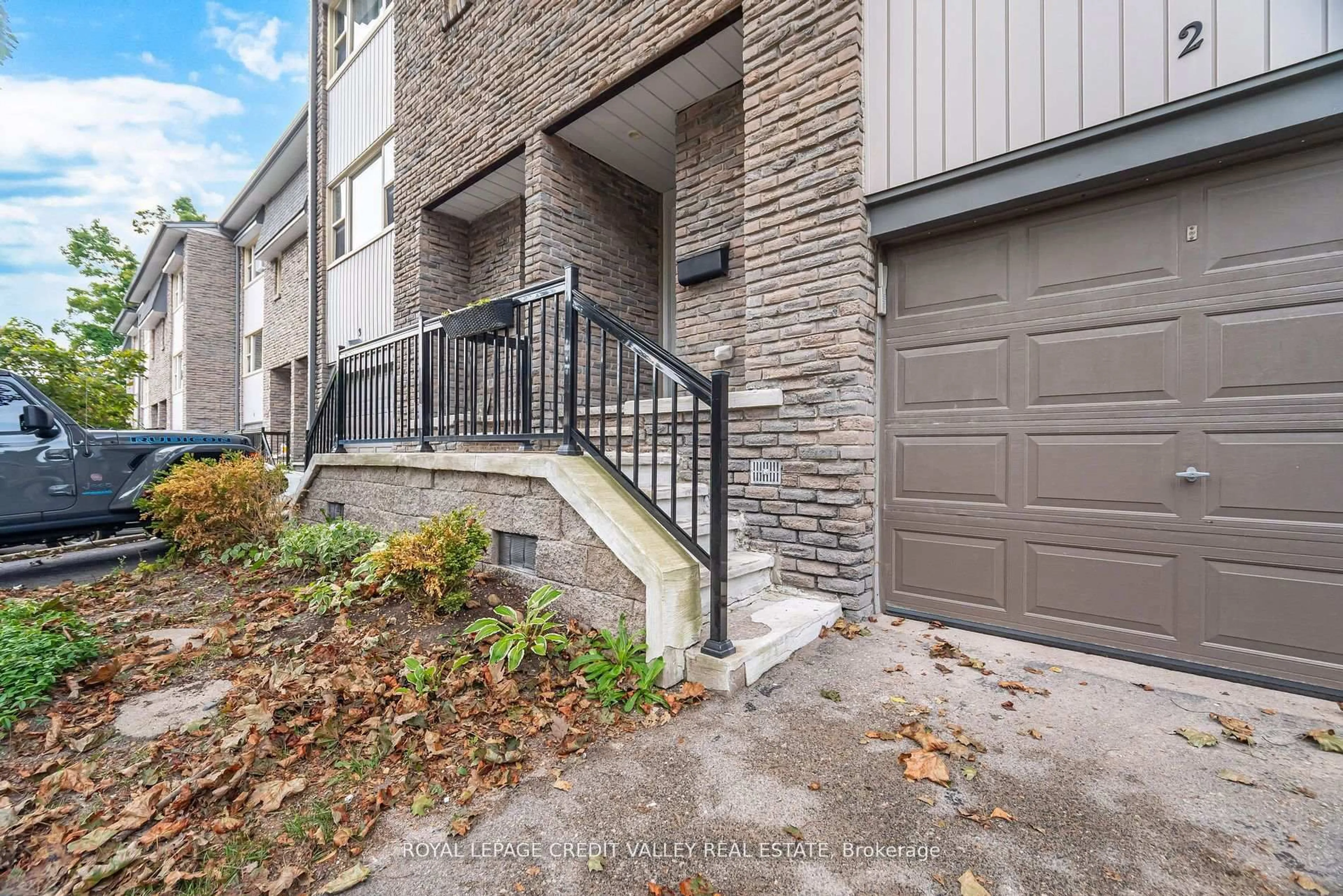 Unknown for 2 North St #2, Barrie Ontario L4M 2R9
