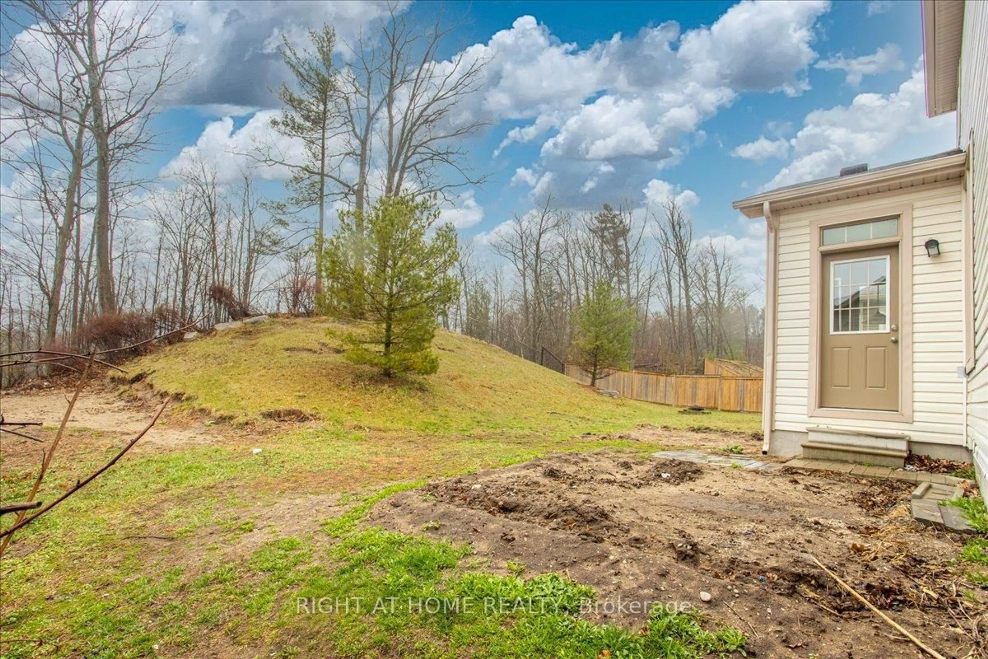 A pic from outside/outdoor area/front of a property/back of a property/a pic from drone, forest/trees view for 72 Christy Dr, Wasaga Beach Ontario L9Z 0E5