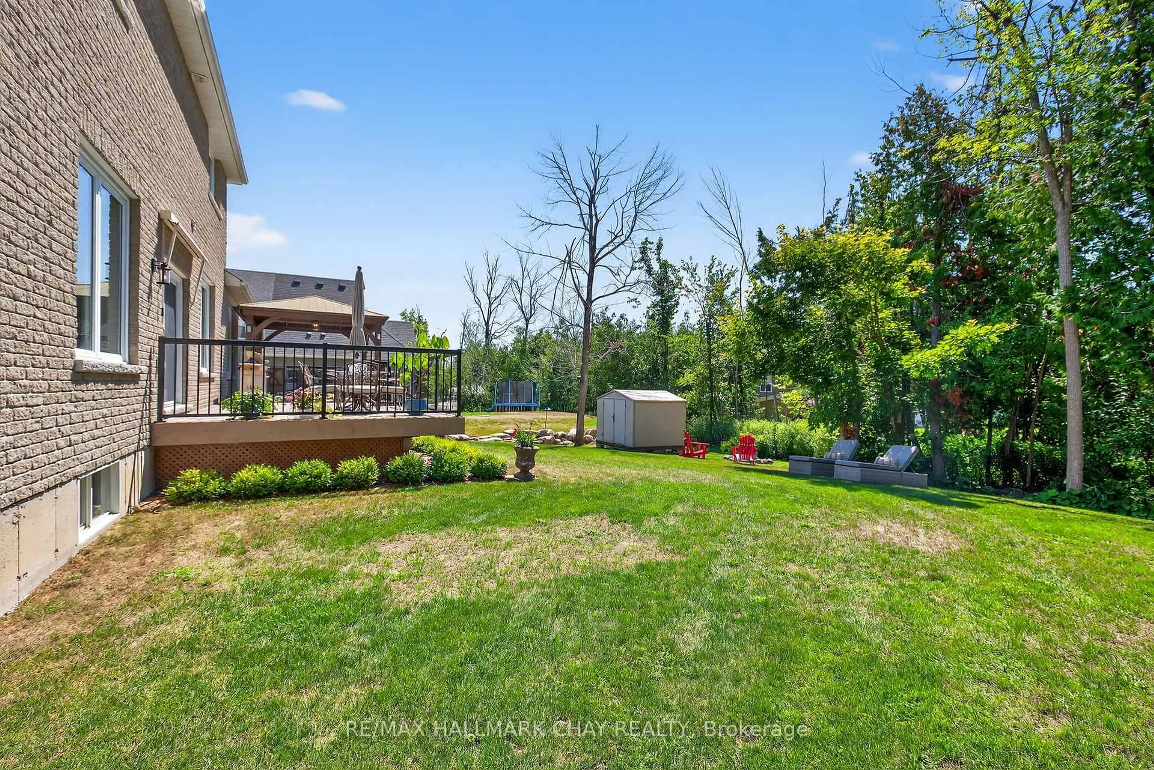 A pic from outside/outdoor area/front of a property/back of a property/a pic from drone, water/lake/river/ocean view for 2 Mariposa Cres, Oro-Medonte Ontario L0L 1T0