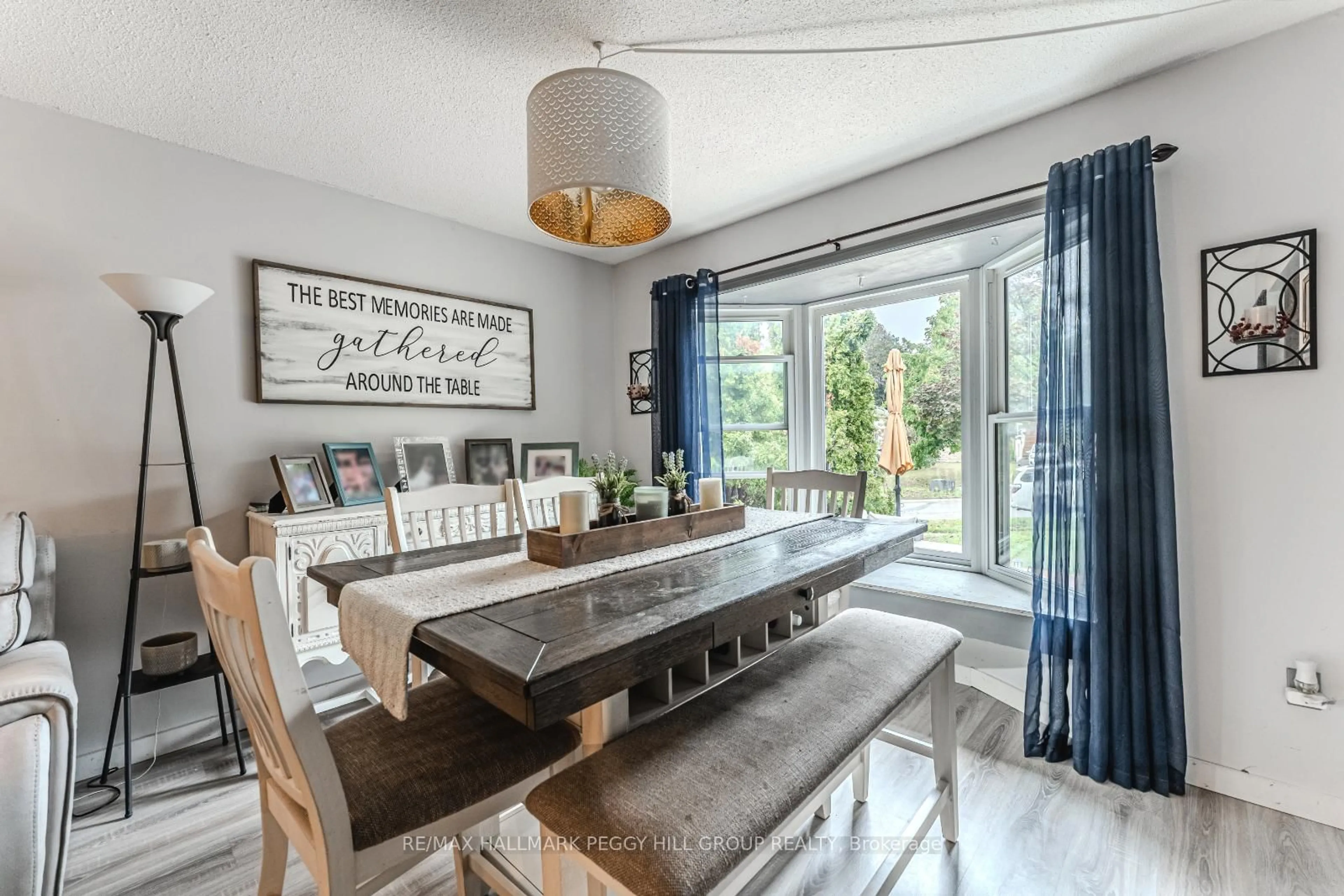 Dining room, wood/laminate floor for 69 Fox Ru, Barrie Ontario L4N 5L6