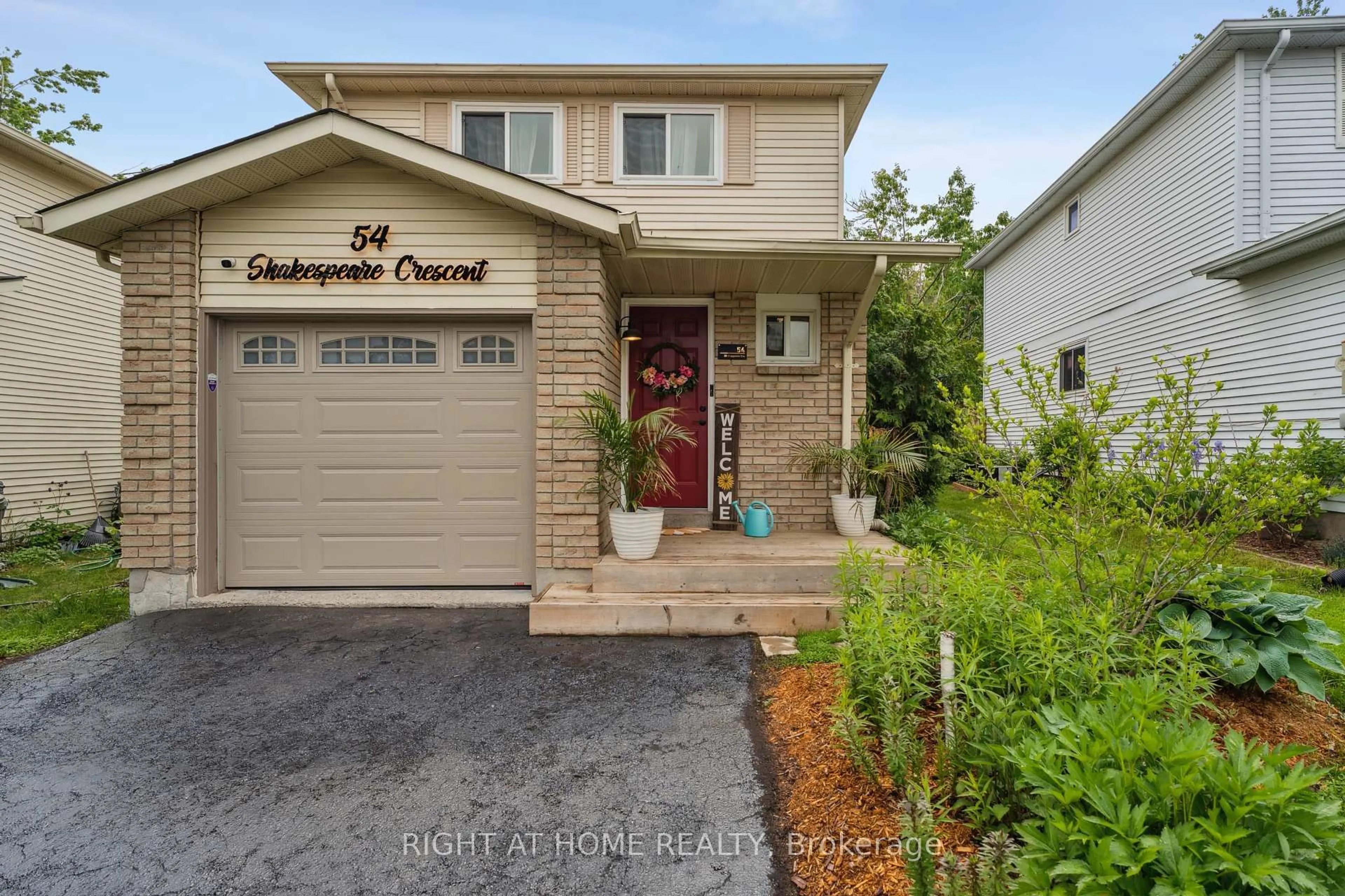Home with brick exterior material, street for 54 Shakespeare Cres, Barrie Ontario L4N 6C1
