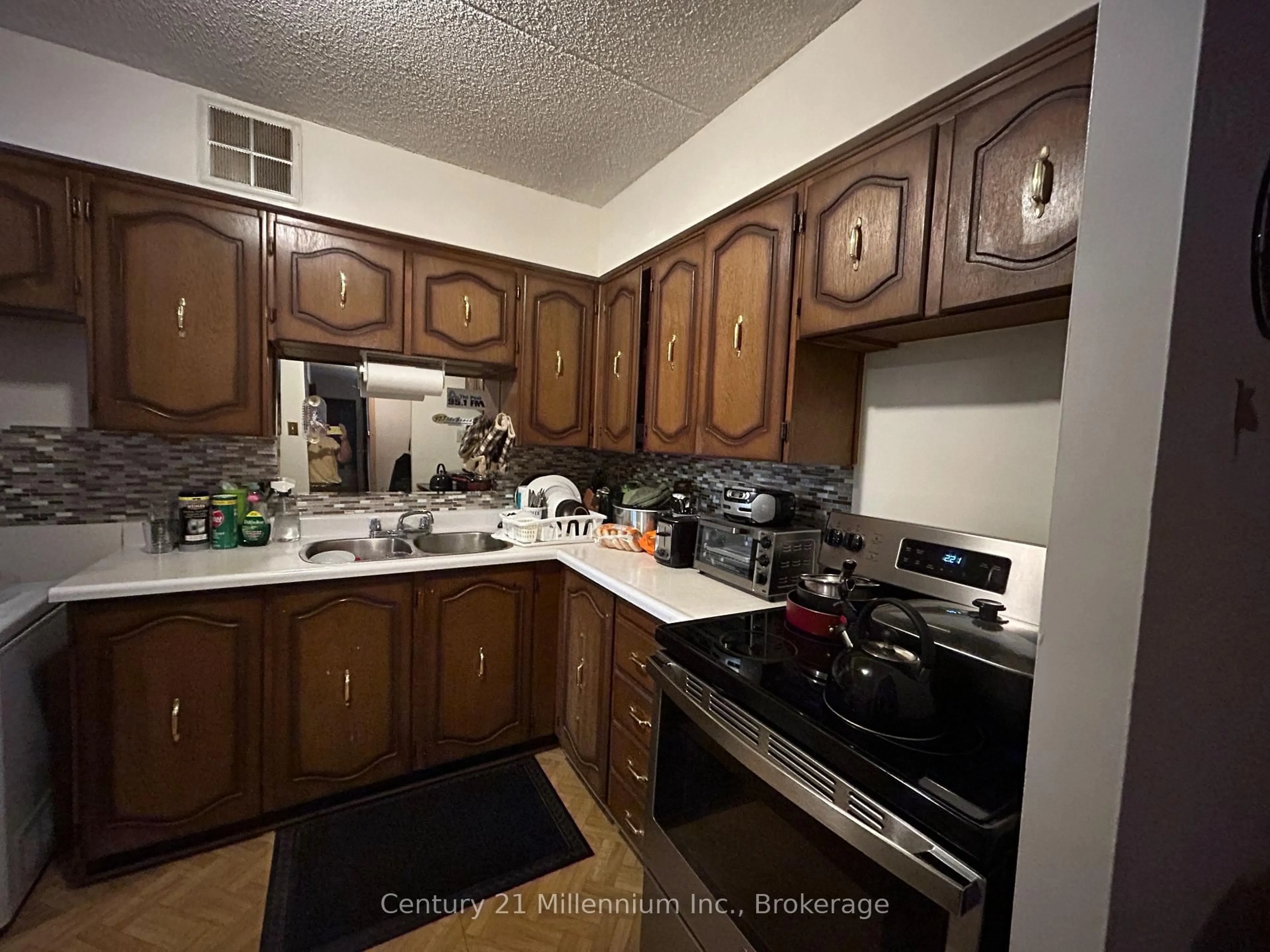 Standard kitchen, unknown for 460 Ontario St #202, Collingwood Ontario L9Y 4E5