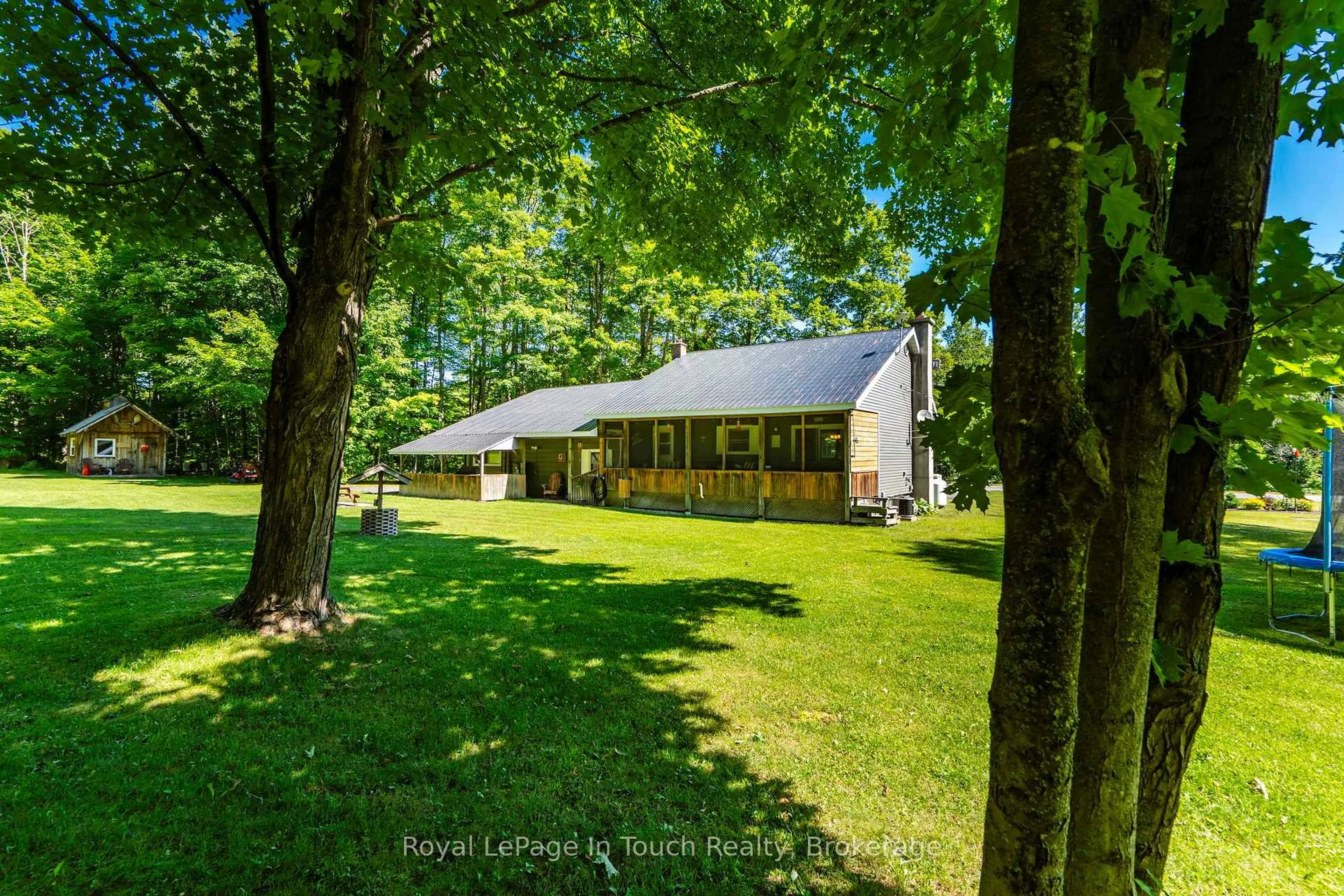 A pic from outside/outdoor area/front of a property/back of a property/a pic from drone, unknown for 507 Lafontaine Rd, Tiny Ontario L9M 2H7