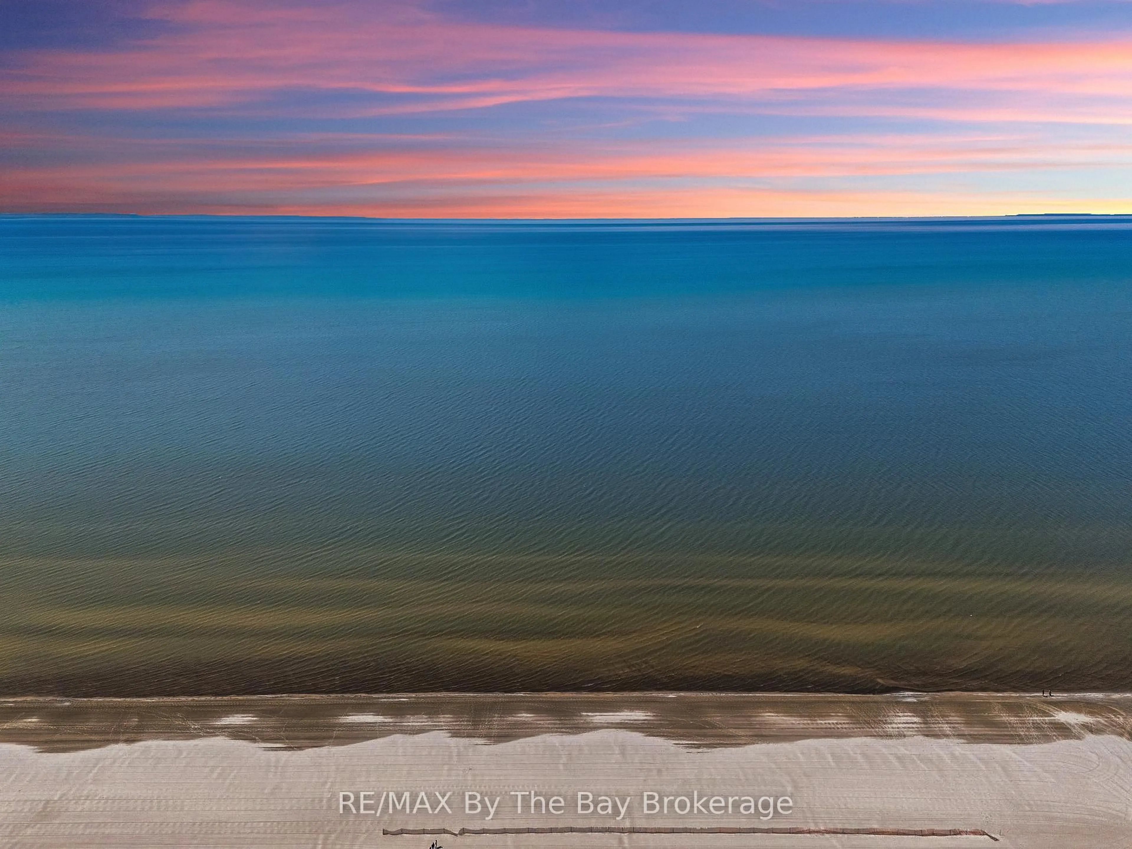Blurry image for 156 Santos Lane, Wasaga Beach Ontario L9Z 2M1
