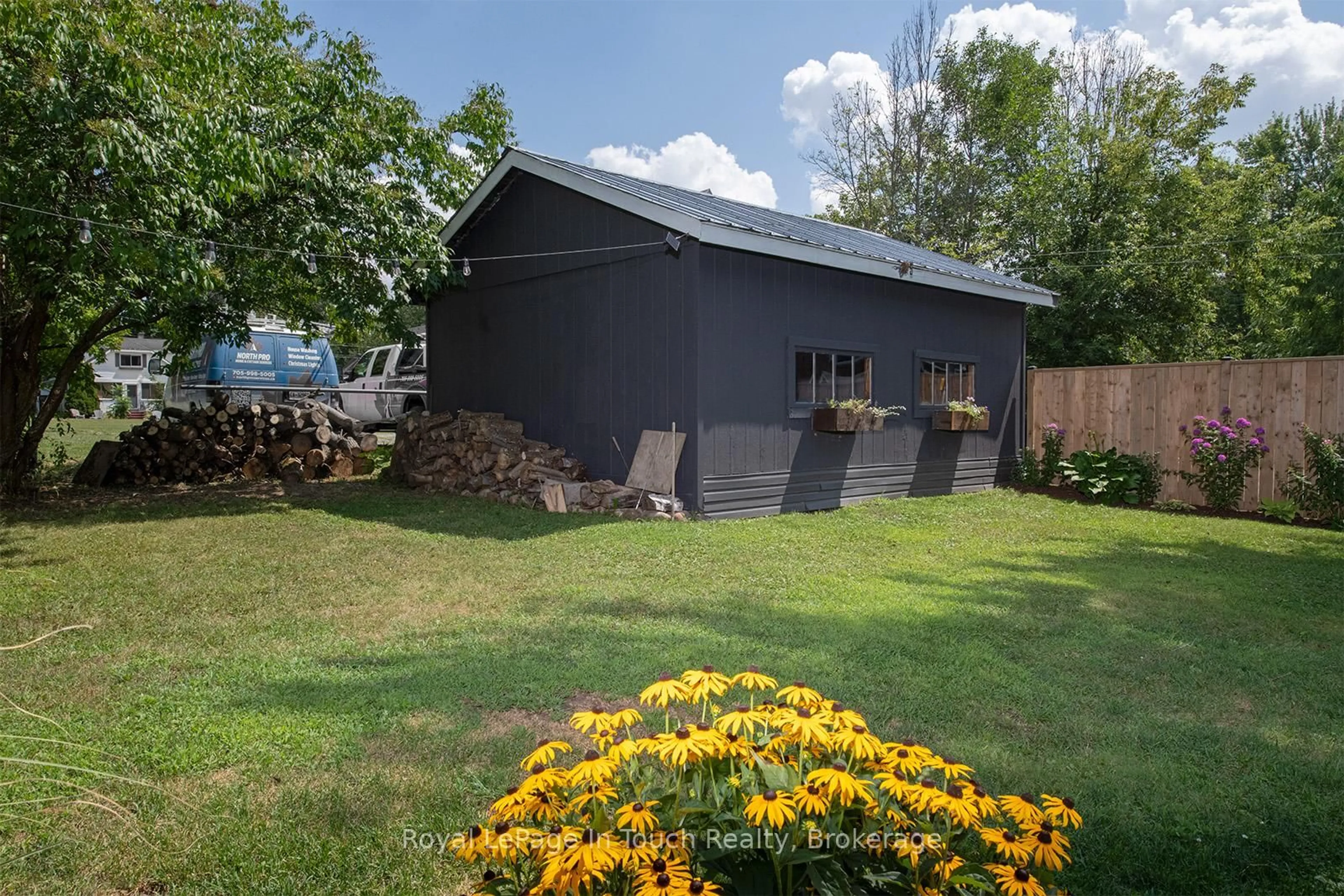 Shed for 3 Cyril Martin Pl, Severn Ontario L0K 1E0