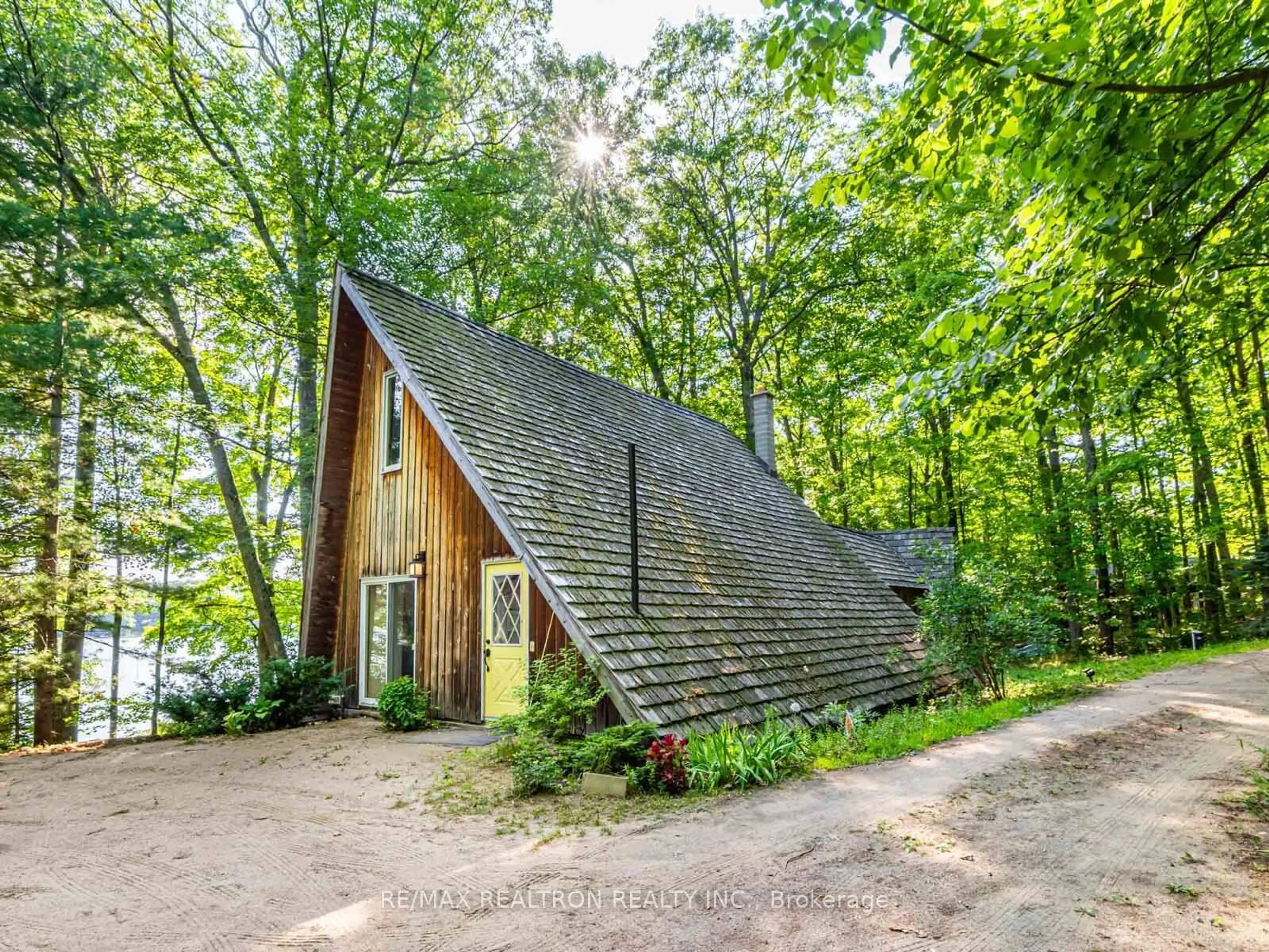 Unknown for 102-104 Farlain Lake Rd, Tiny Ontario L9M 0B5