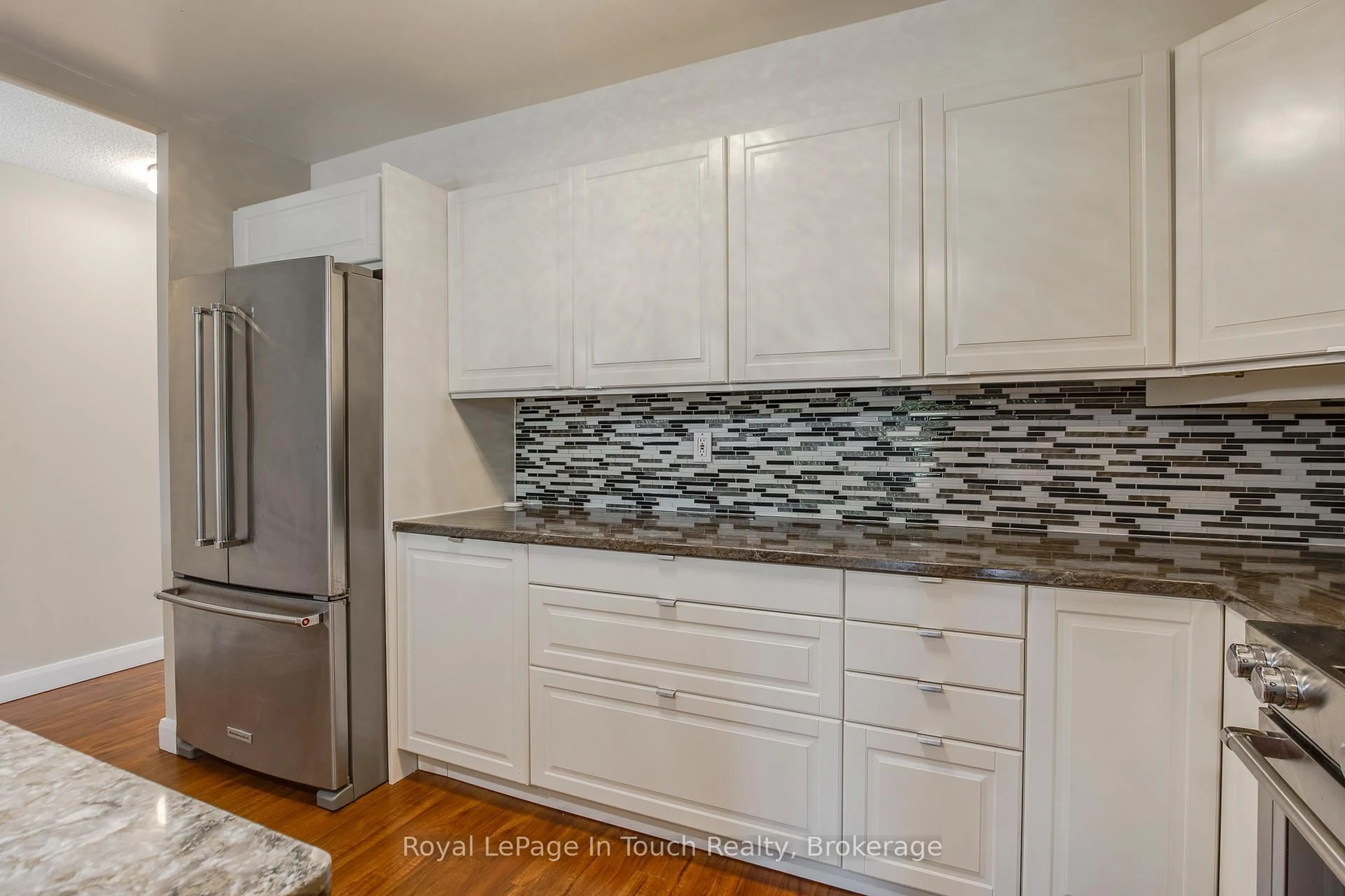 Unknown for 696 King St #32, Midland Ontario L4R 5B5