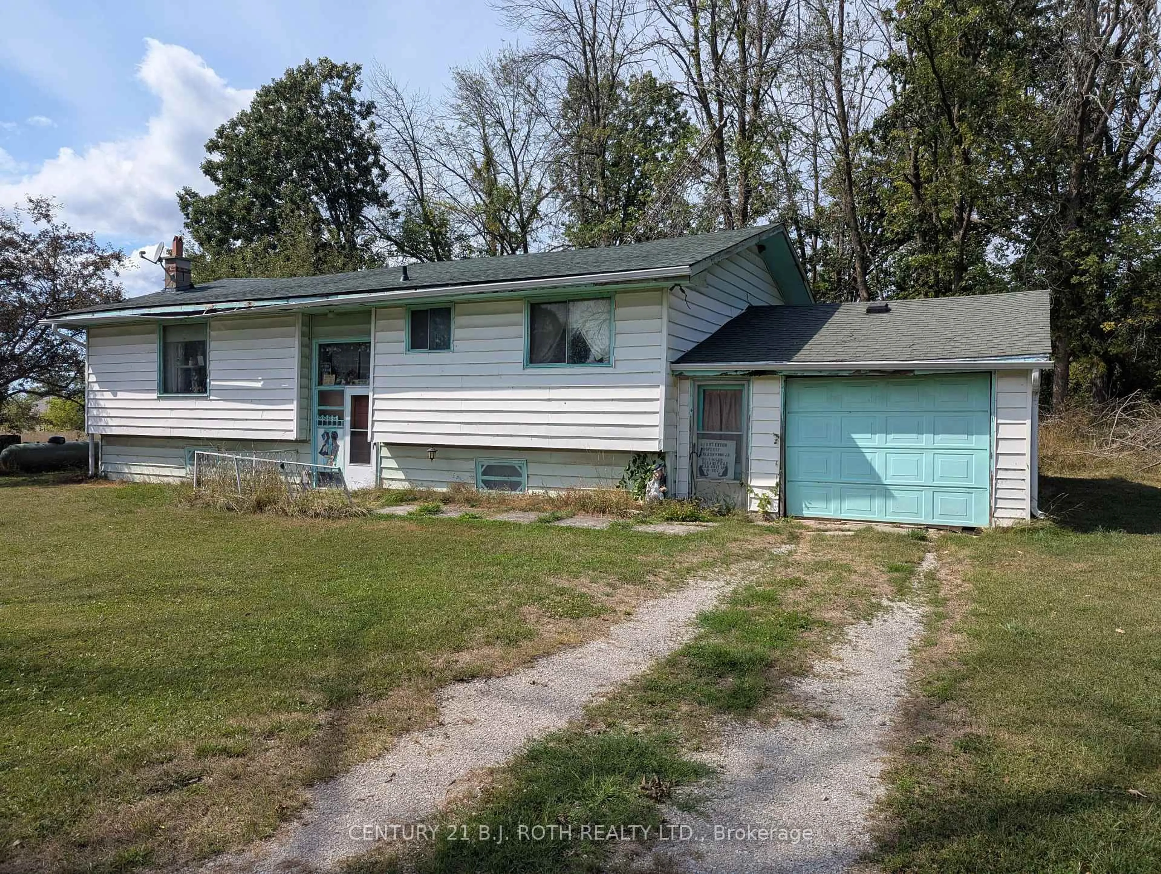 A pic from outside/outdoor area/front of a property/back of a property/a pic from drone, street for 4194 Airport Rd, Ramara Ontario L3V 0K6