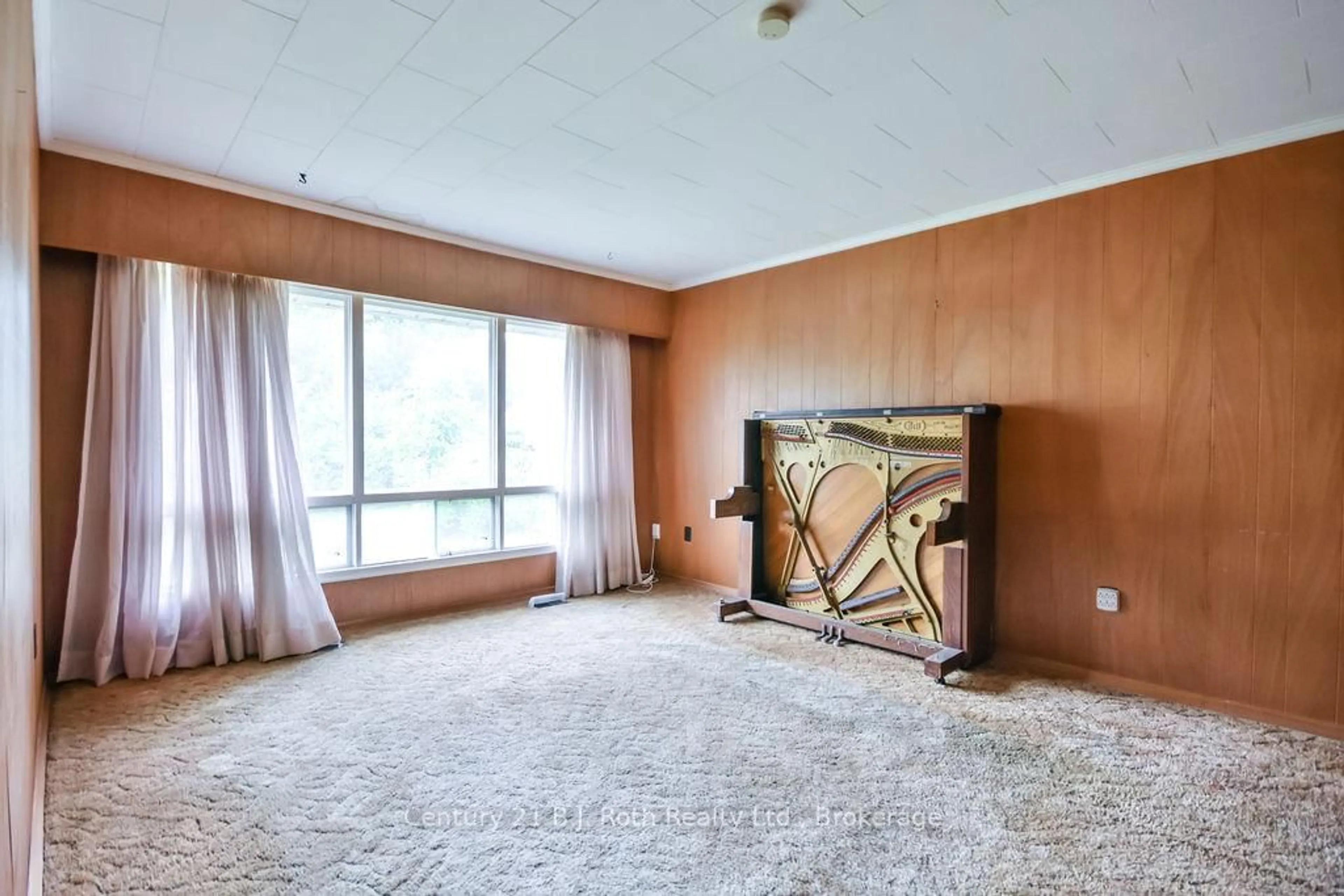 A pic of a room for 377 Barrie Rd, Orillia Ontario L3V 2S1