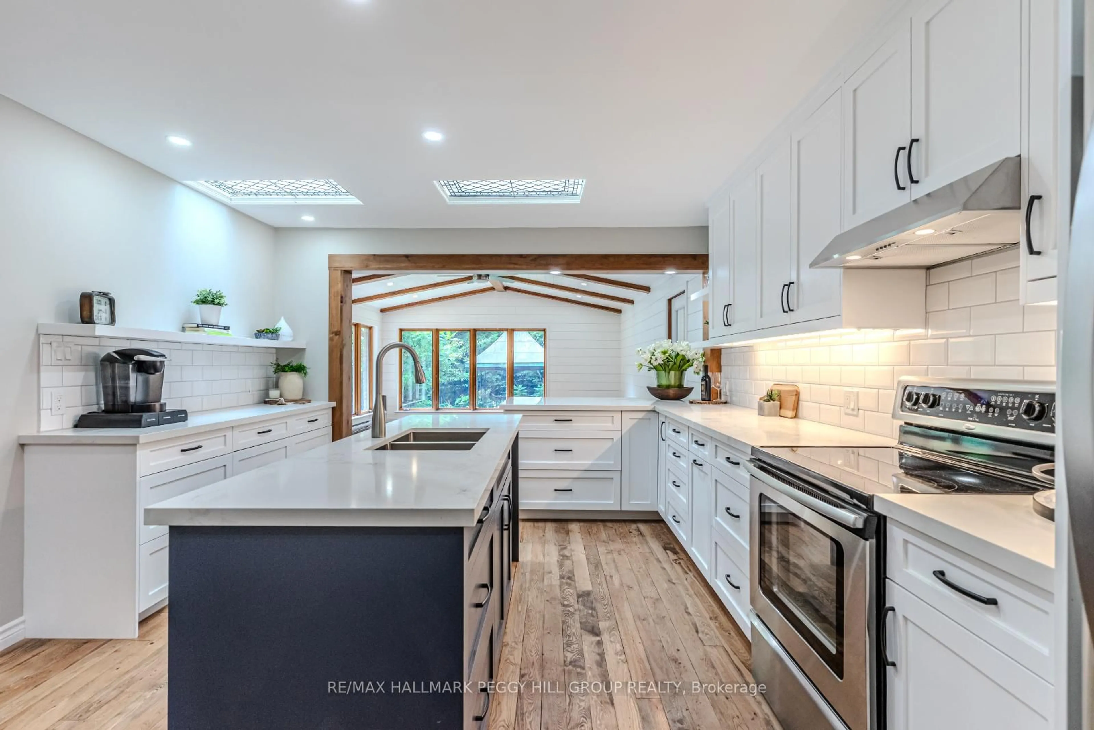 Open concept kitchen, unknown for 8275 County Rd 9, Clearview Ontario L0M 1G0