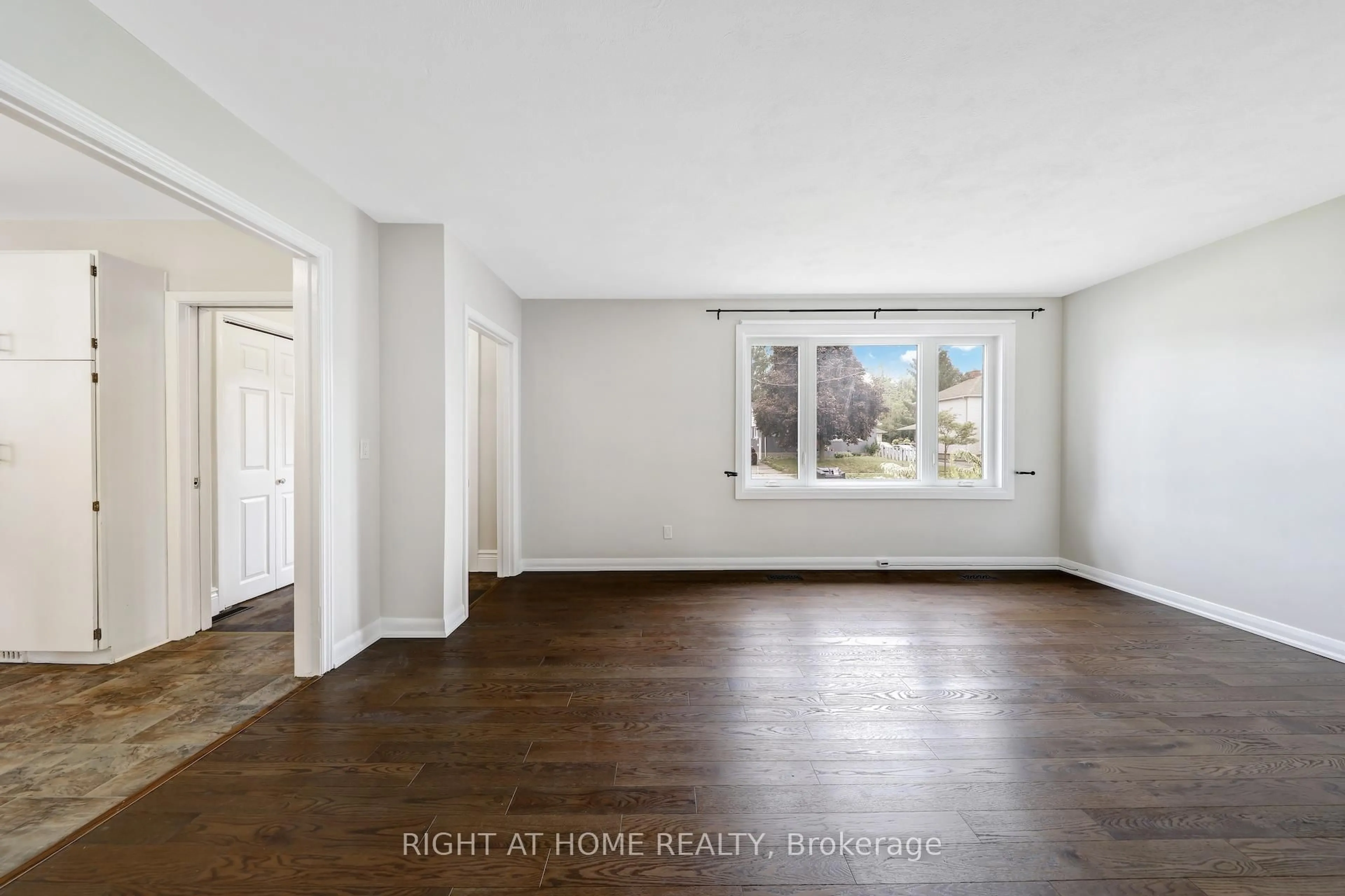 A pic of a room for 53 Newton St, Barrie Ontario L4M 3N4