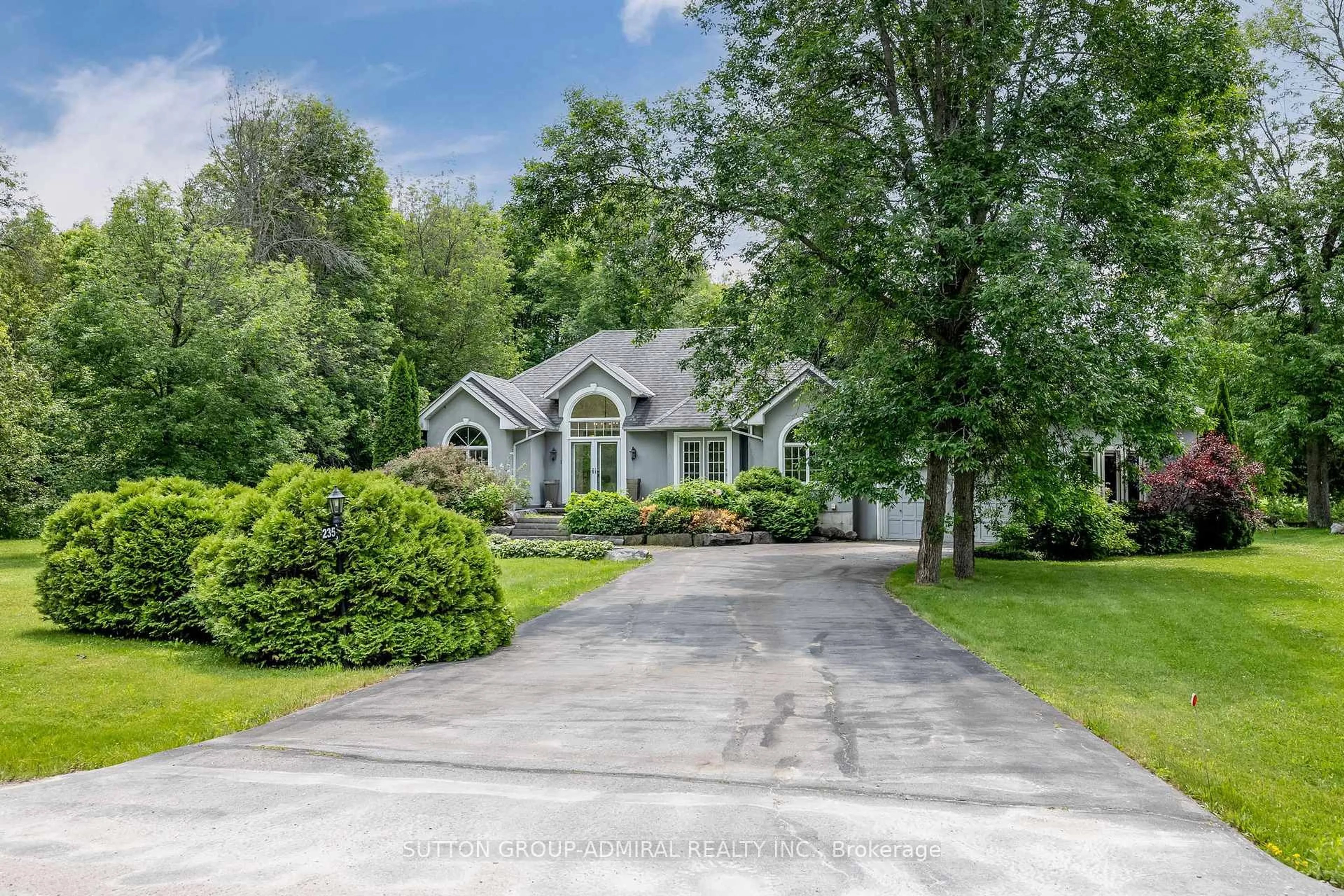 A pic from outside/outdoor area/front of a property/back of a property/a pic from drone, street for 235 Bayshore Drive, Rr 3 Dr, Ramara Ontario L0K 1B0