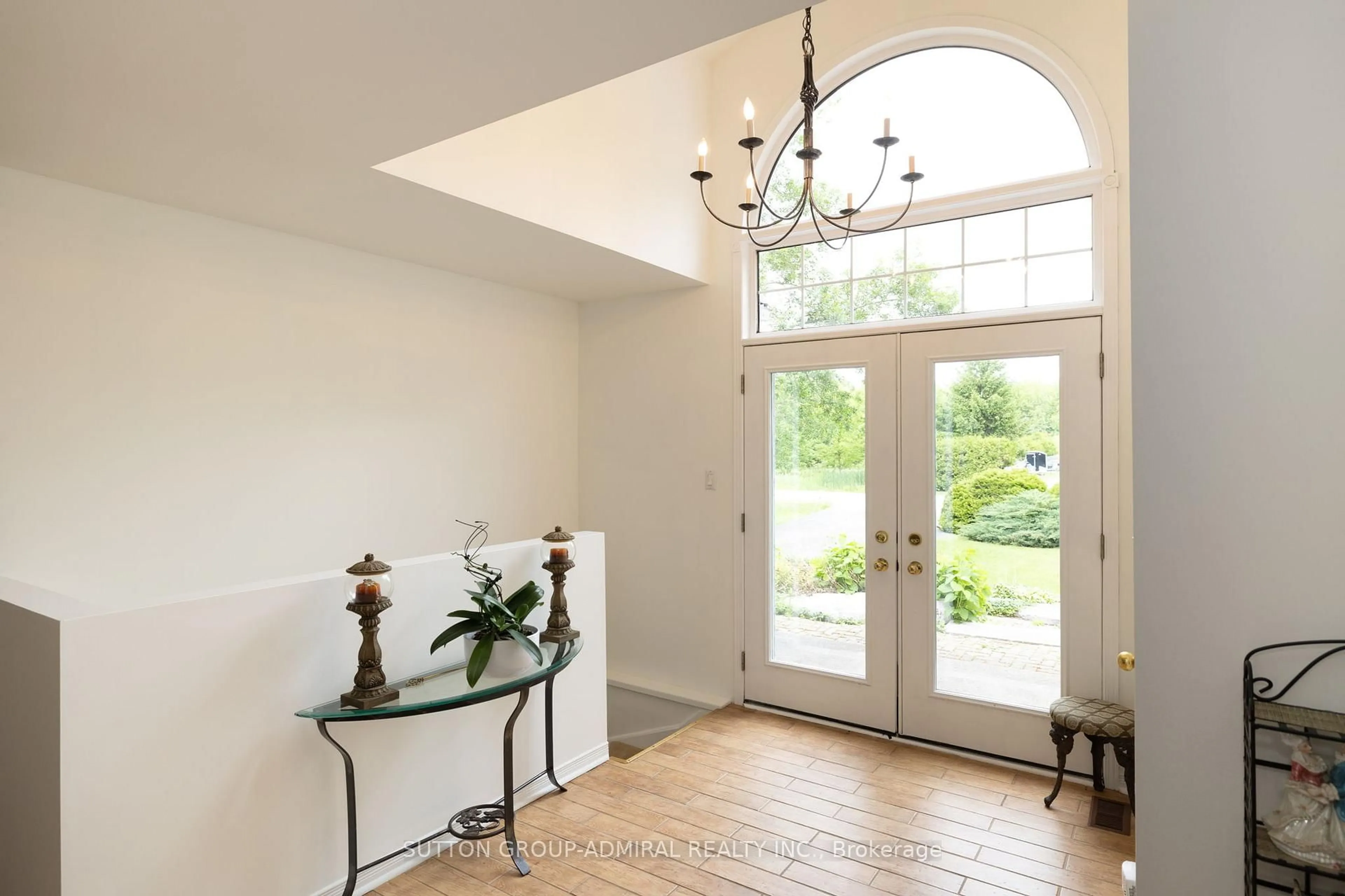 Indoor entryway for 235 Bayshore Drive, Rr 3 Dr, Ramara Ontario L0K 1B0