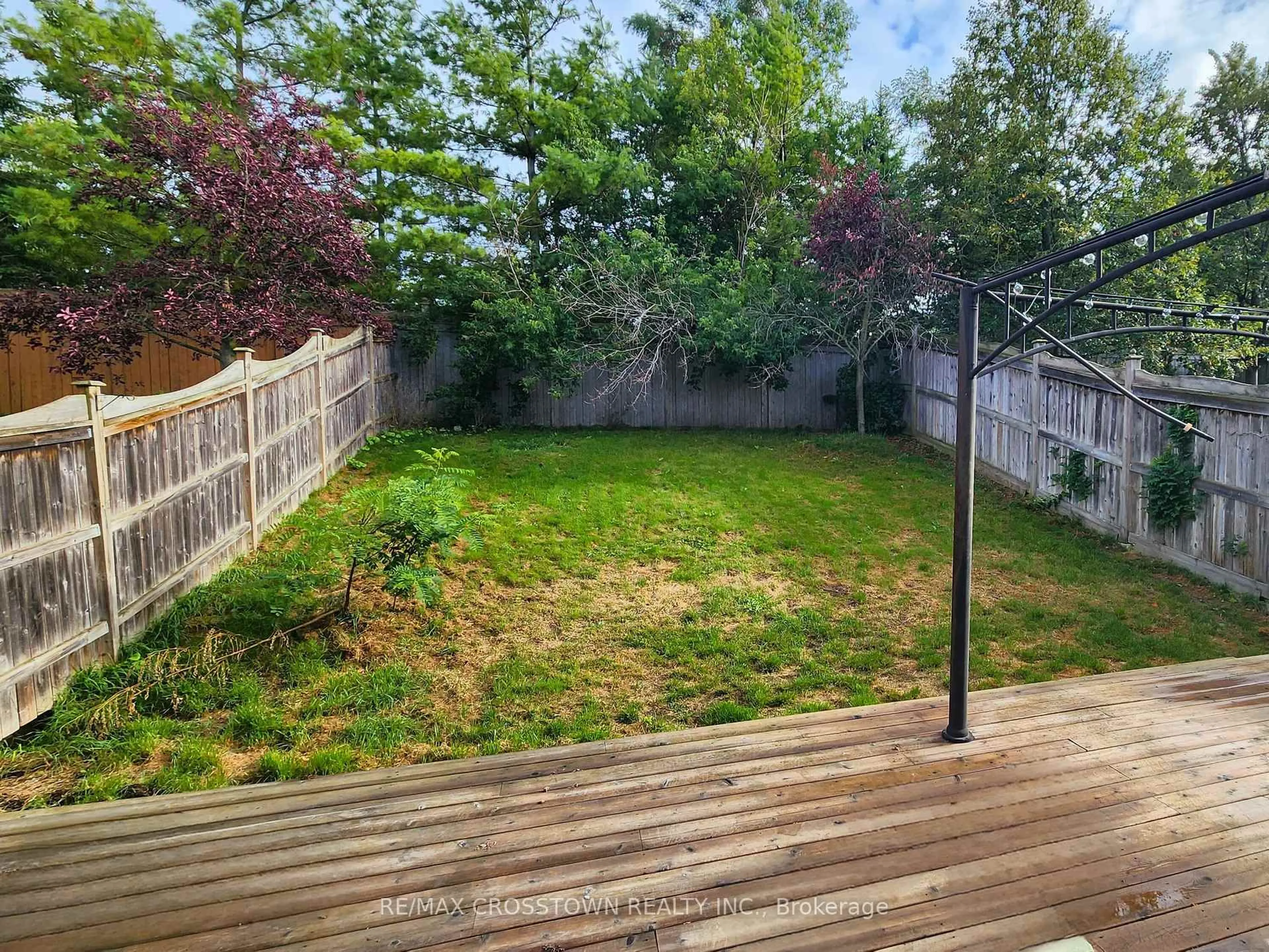 A pic from outside/outdoor area/front of a property/back of a property/a pic from drone, forest/trees view for 141 THRUSHWOOD Dr, Barrie Ontario L4N 0Z1