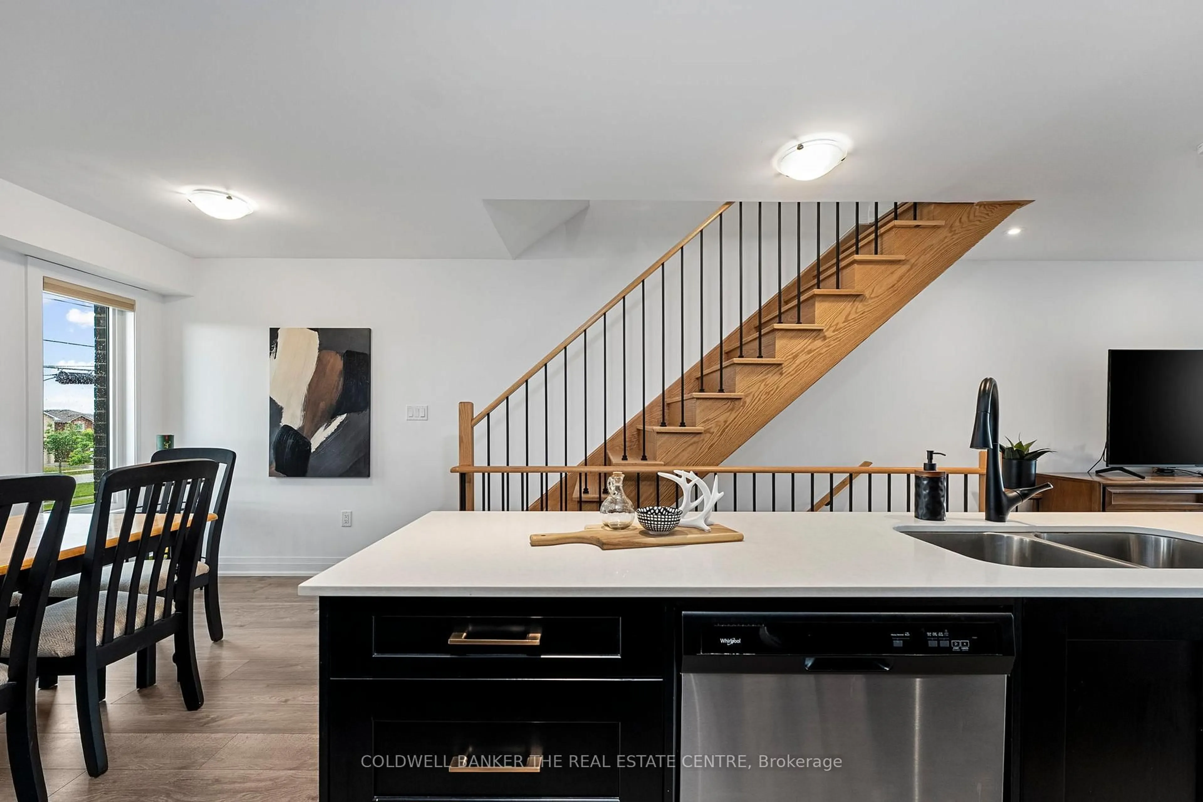 Open concept kitchen, unknown for 121 Fairlane Ave, Barrie Ontario L9J 0M5