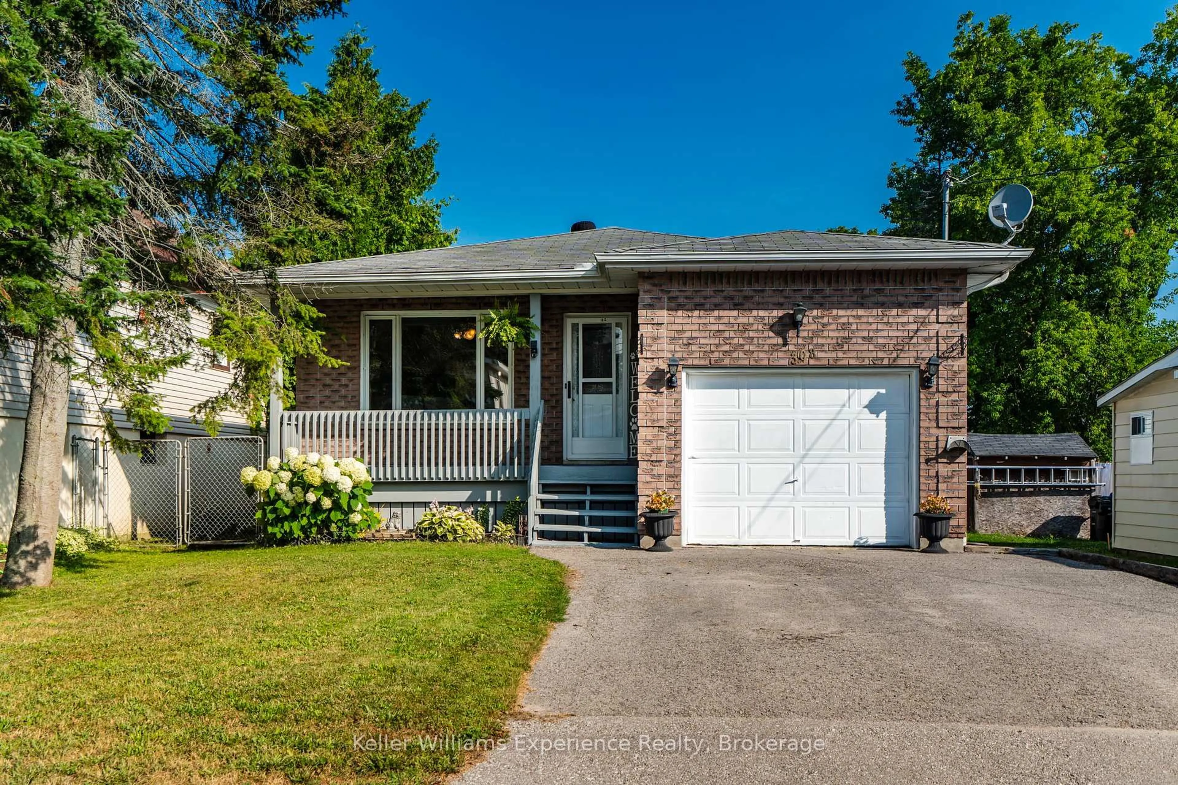 Home with vinyl exterior material, street for 308 Assiniboia St, Tay Ontario L0K 1R0