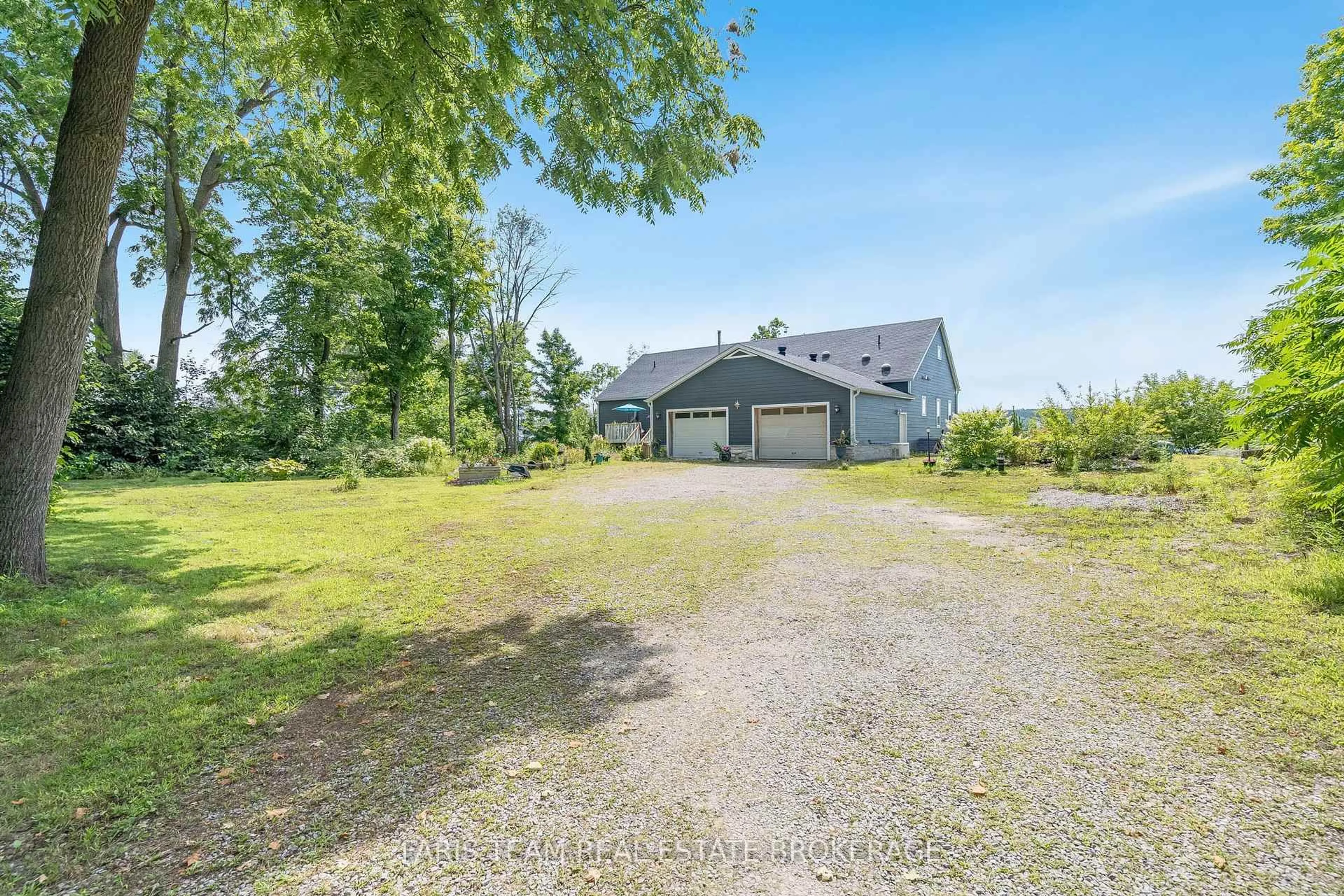 A pic from outside/outdoor area/front of a property/back of a property/a pic from drone, unknown for 243 Champlain Rd, Penetanguishene Ontario L9M 1S2