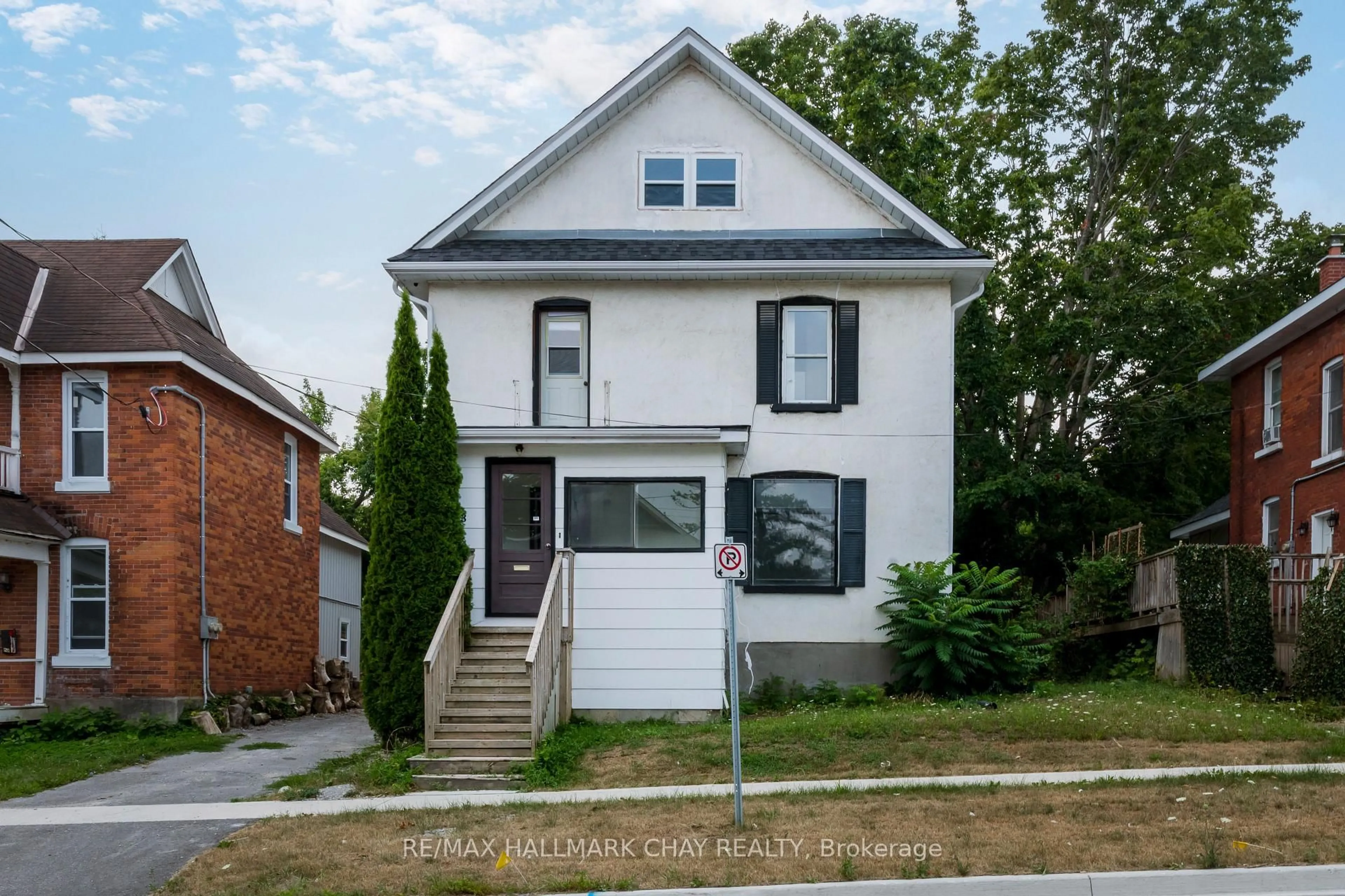 Home with brick exterior material, street for 223 Laclie St, Orillia Ontario L3V 4N5