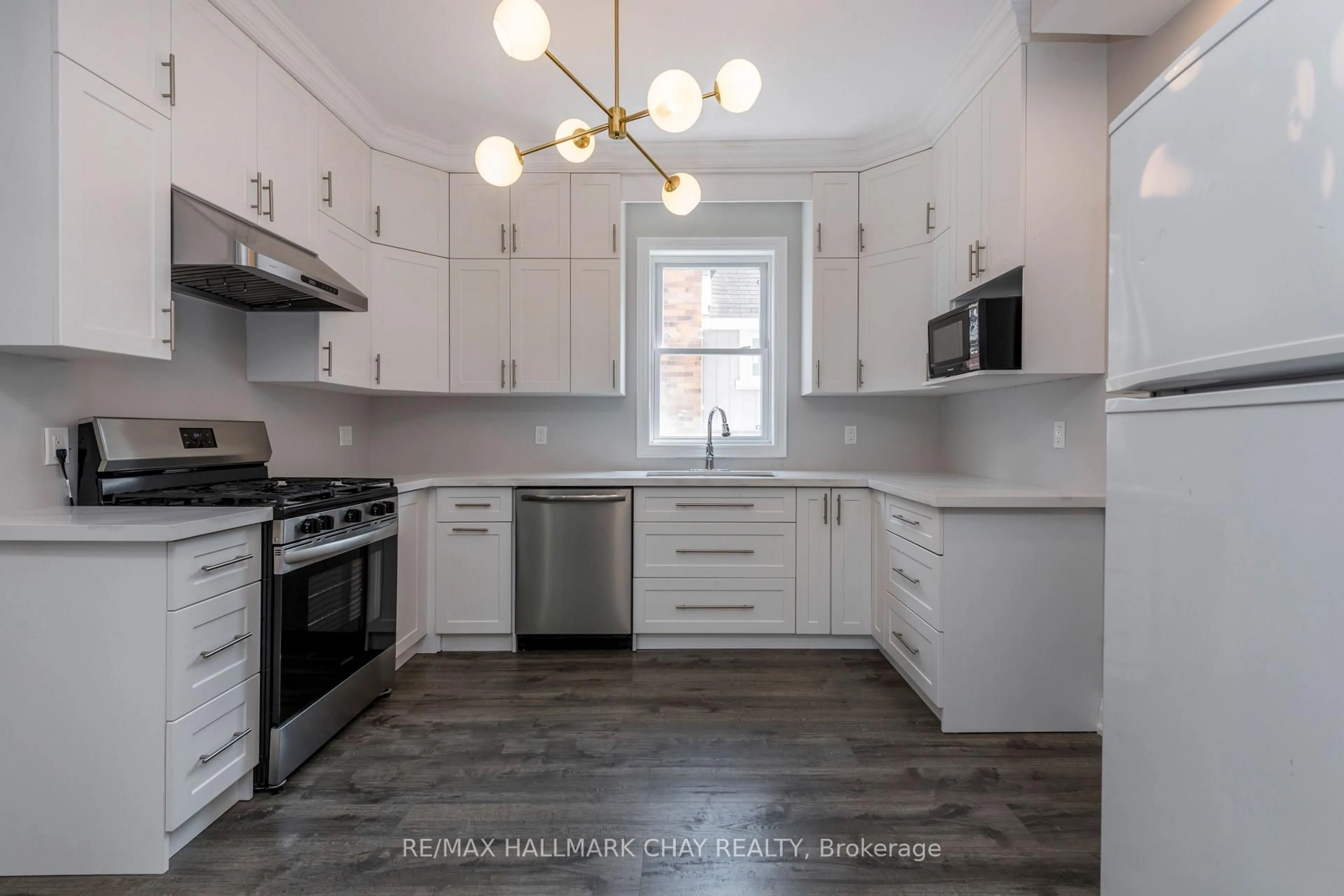 Open concept kitchen, unknown for 223 Laclie St, Orillia Ontario L3V 4N5