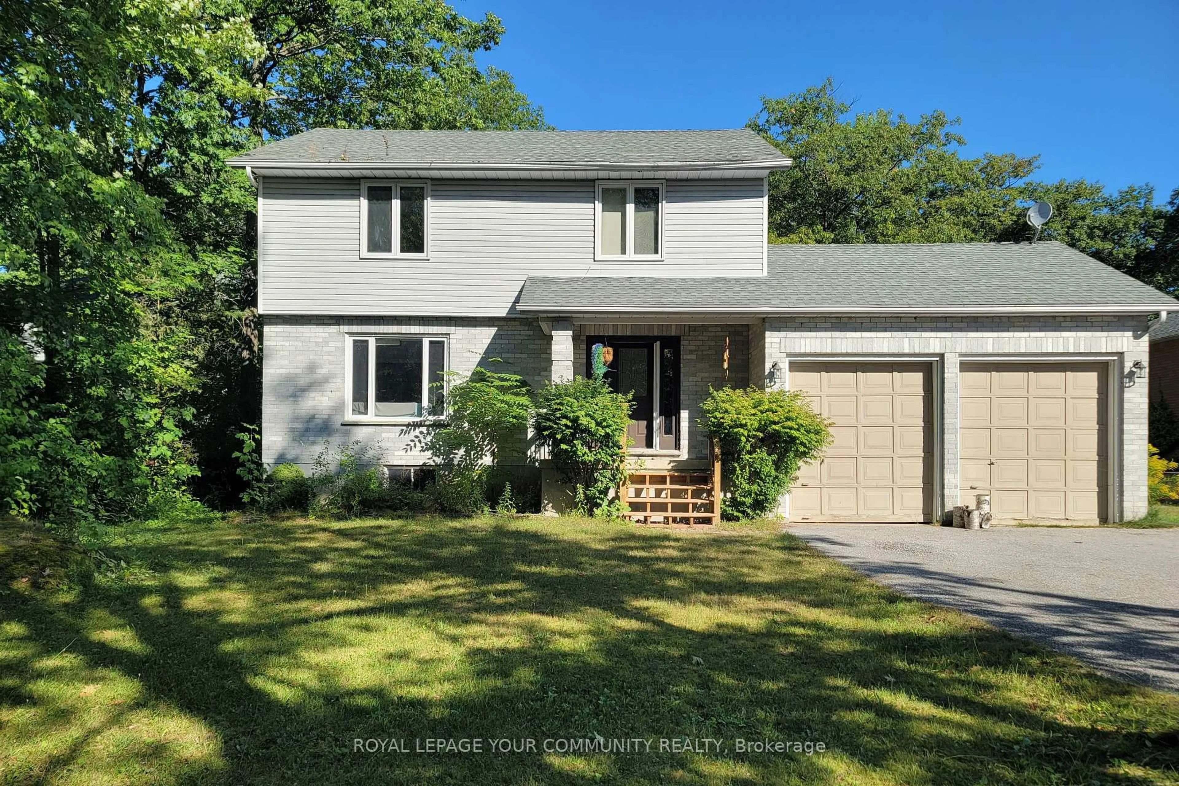 Home with vinyl exterior material, street for 1138 Siesta Dr, Tiny Ontario L0L 1P1