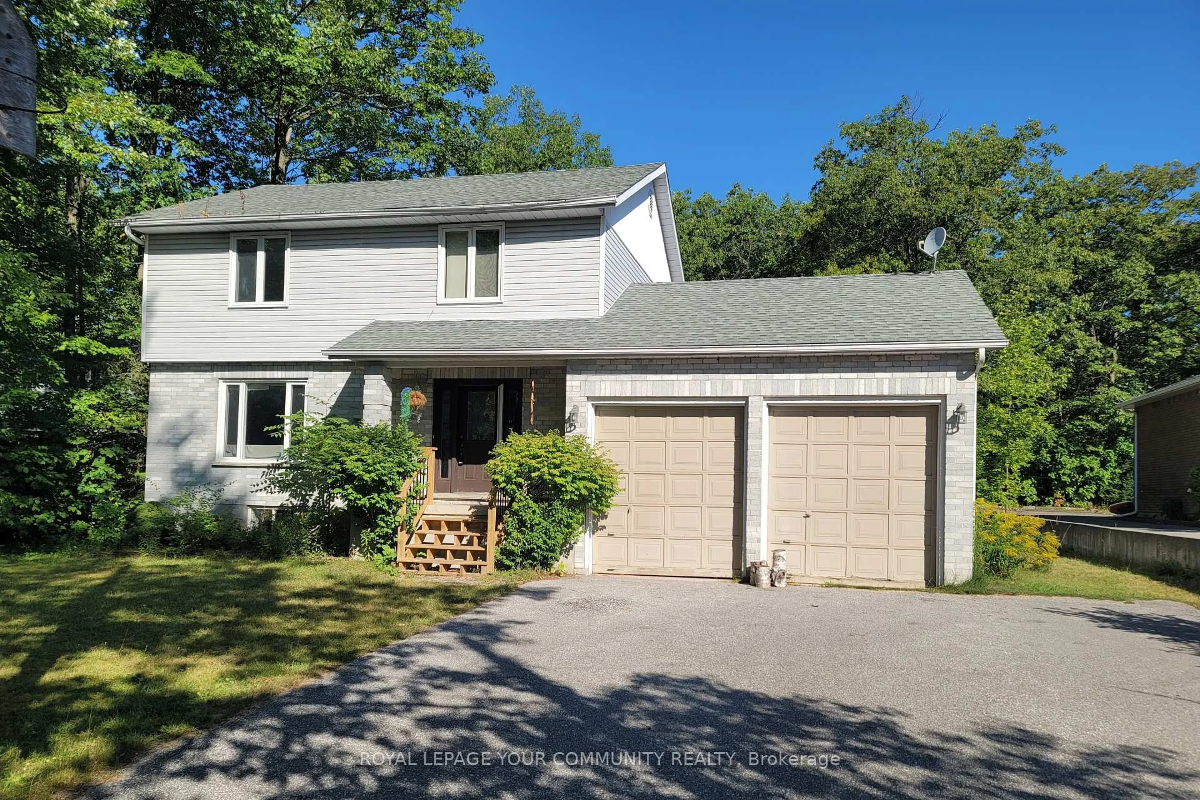 Home with vinyl exterior material, street for 1138 Siesta Dr, Tiny Ontario L0L 1P1