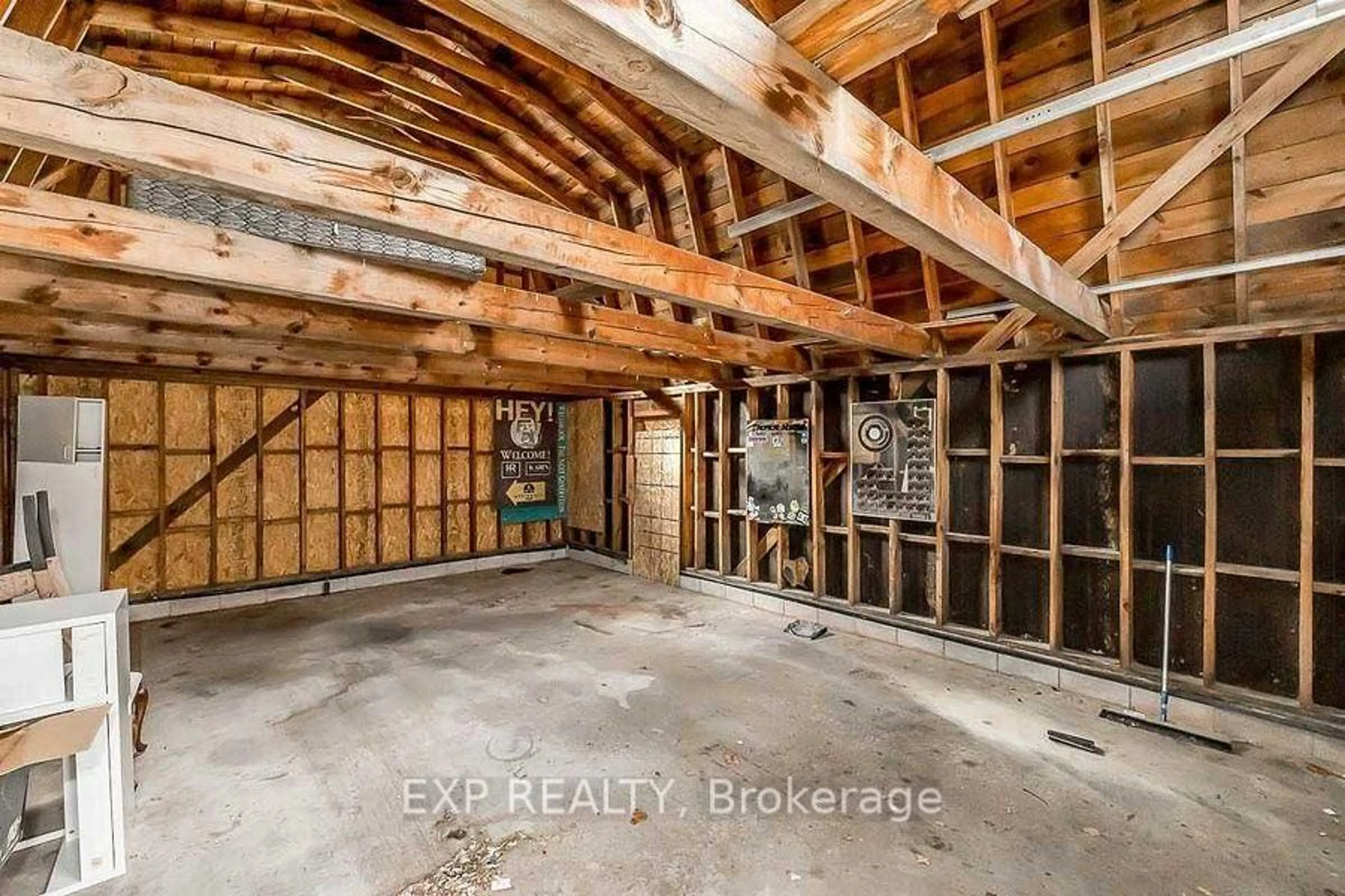 Unknown for 94 Eccles St, Barrie Ontario L4N 1Y4