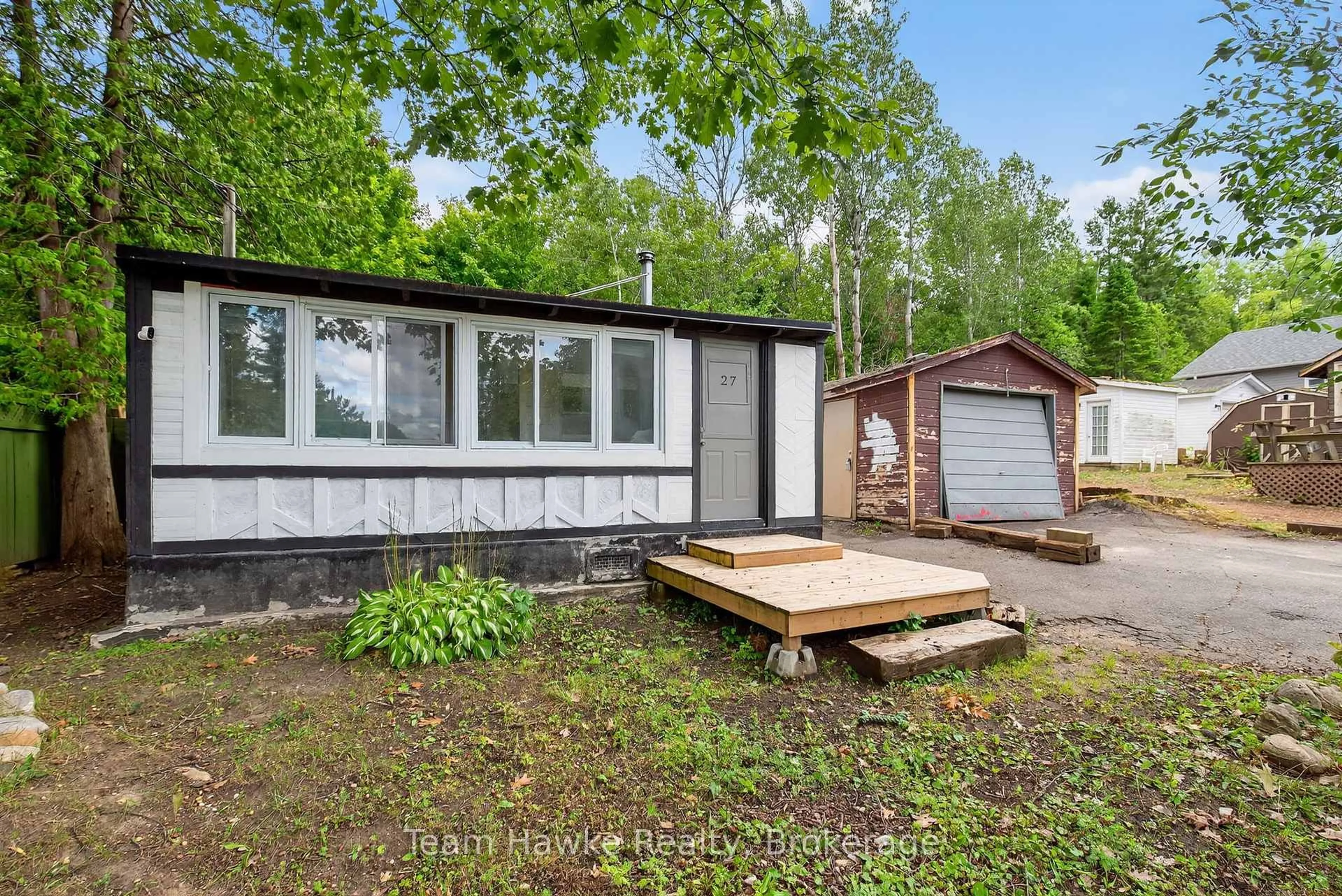 Unknown for 27 Earldom Blvd, Tay Ontario L0K 1R0
