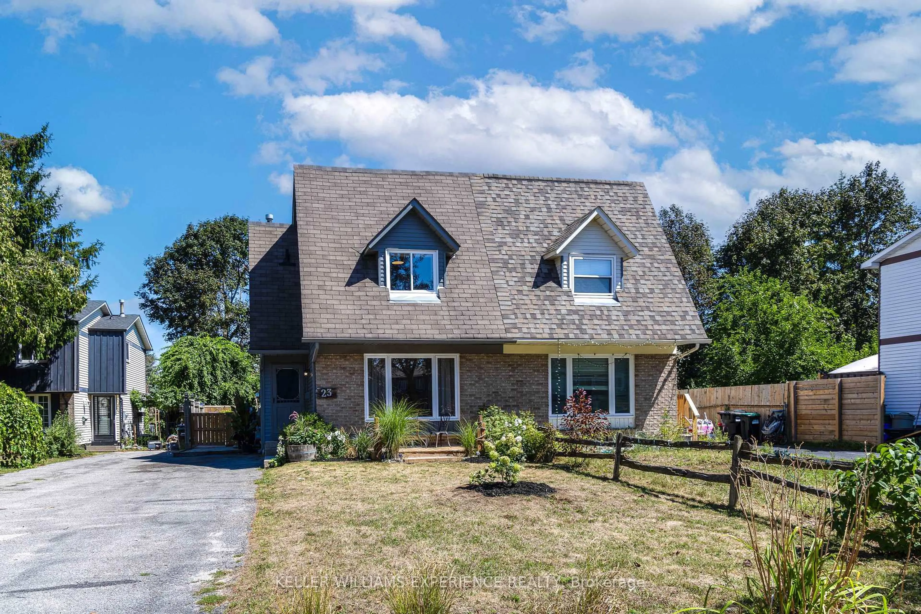 A pic from outside/outdoor area/front of a property/back of a property/a pic from drone, street for 23 Wilde Pl, Barrie Ontario L4N 4W6