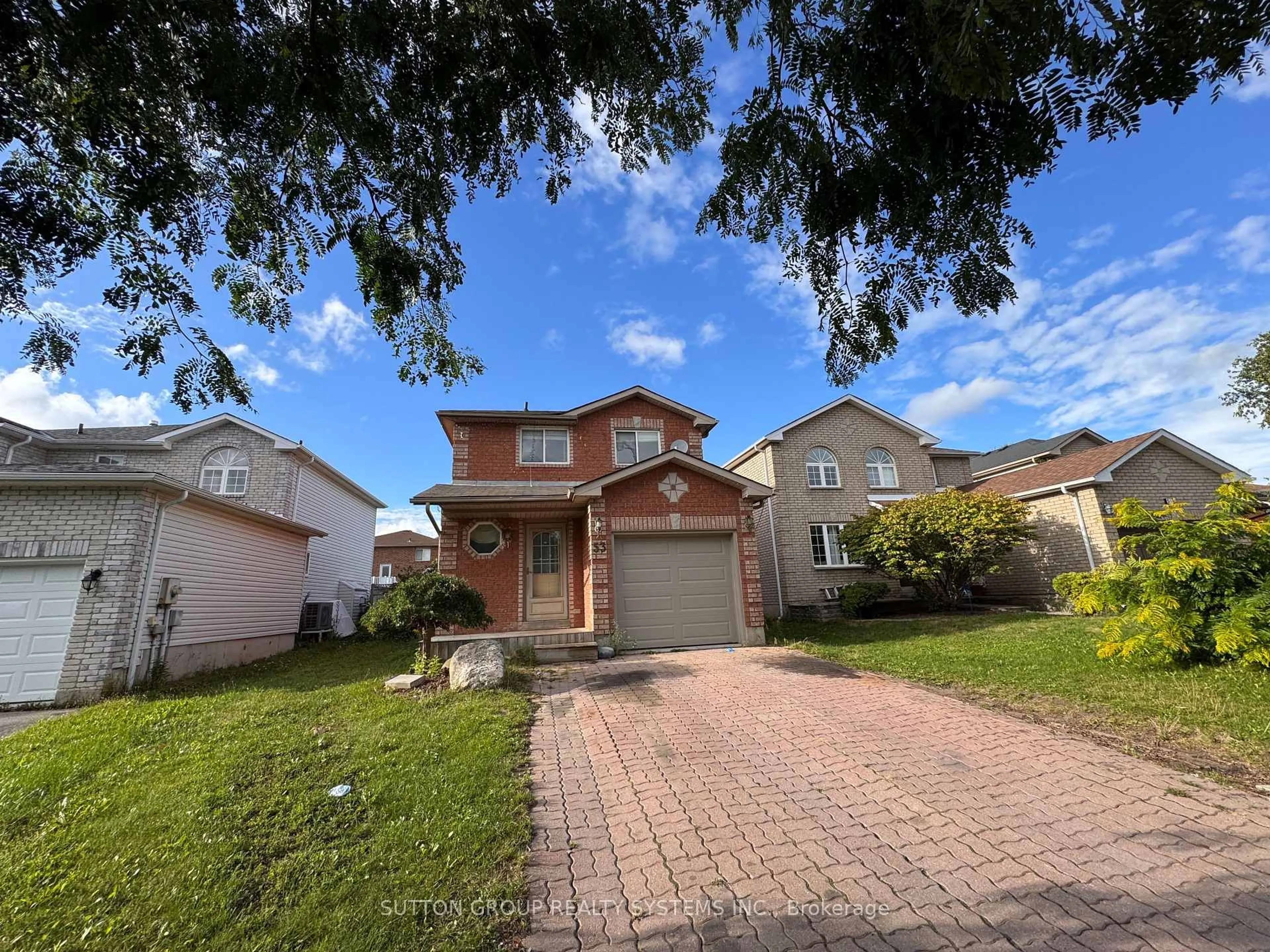 A pic from outside/outdoor area/front of a property/back of a property/a pic from drone, street for 53 Hersey Cres, Barrie Ontario L4N 8R2