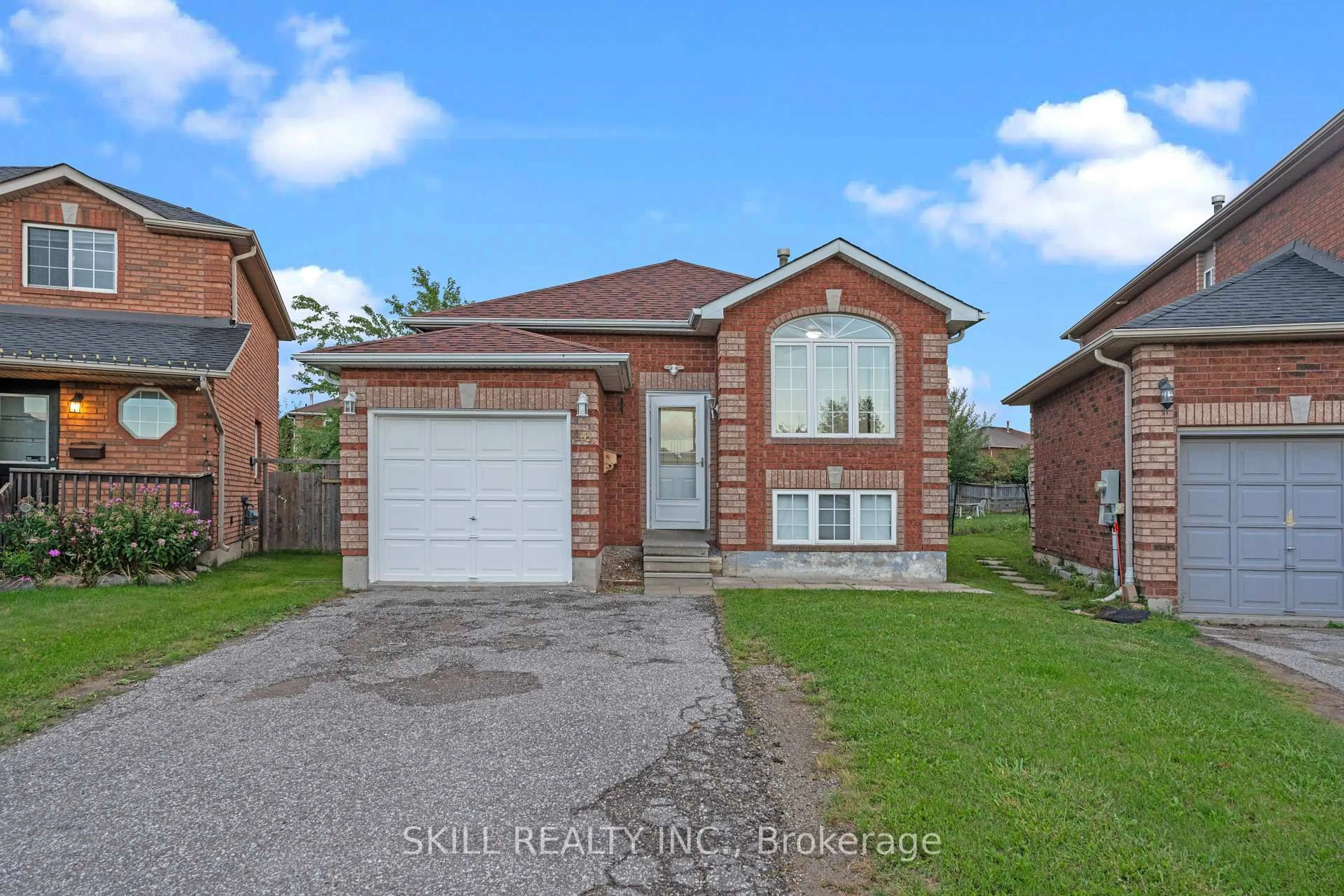 Home with brick exterior material, street for 26 Weymouth Rd, Barrie Ontario L4M 6R9