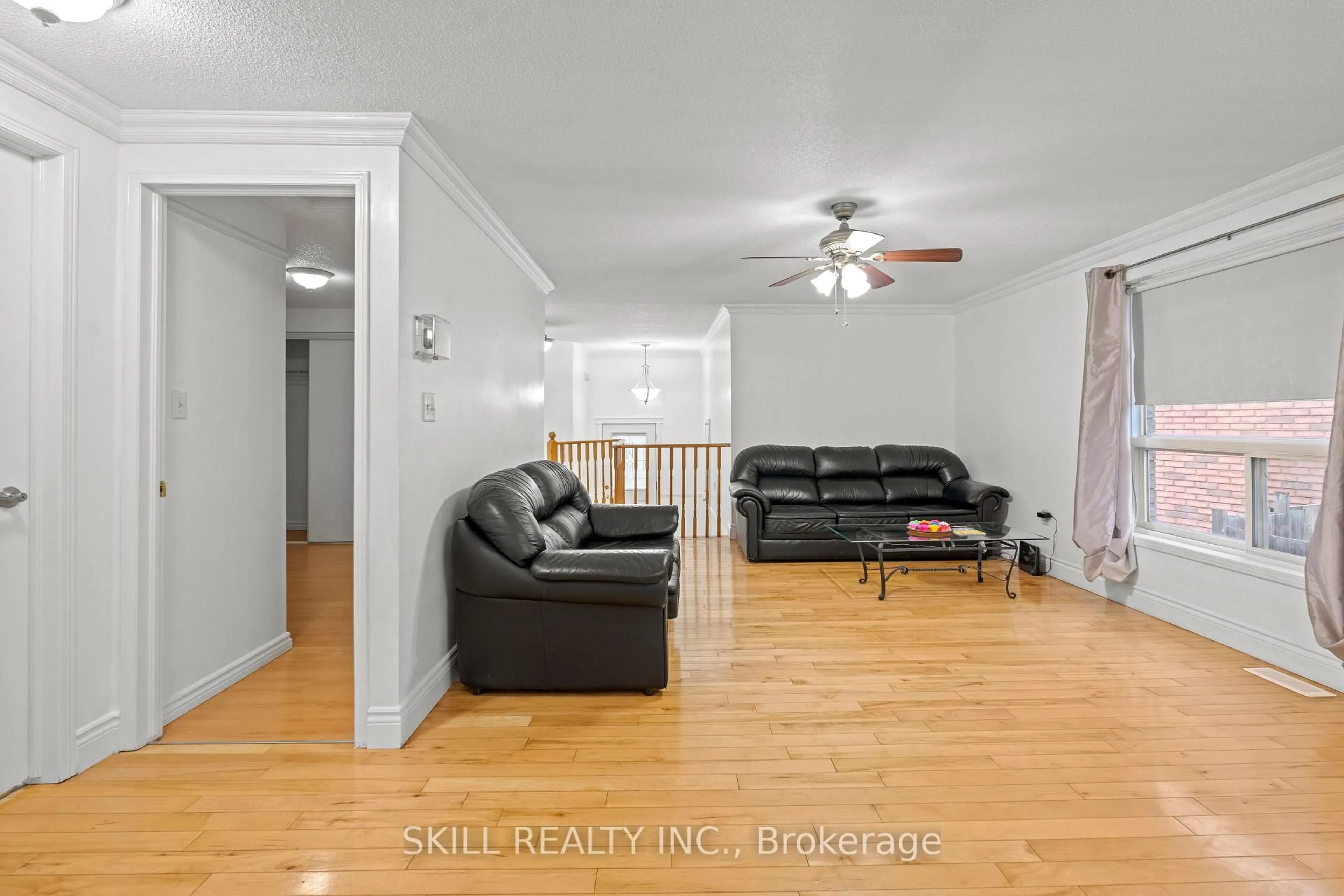Living room with furniture, unknown for 26 Weymouth Rd, Barrie Ontario L4M 6R9