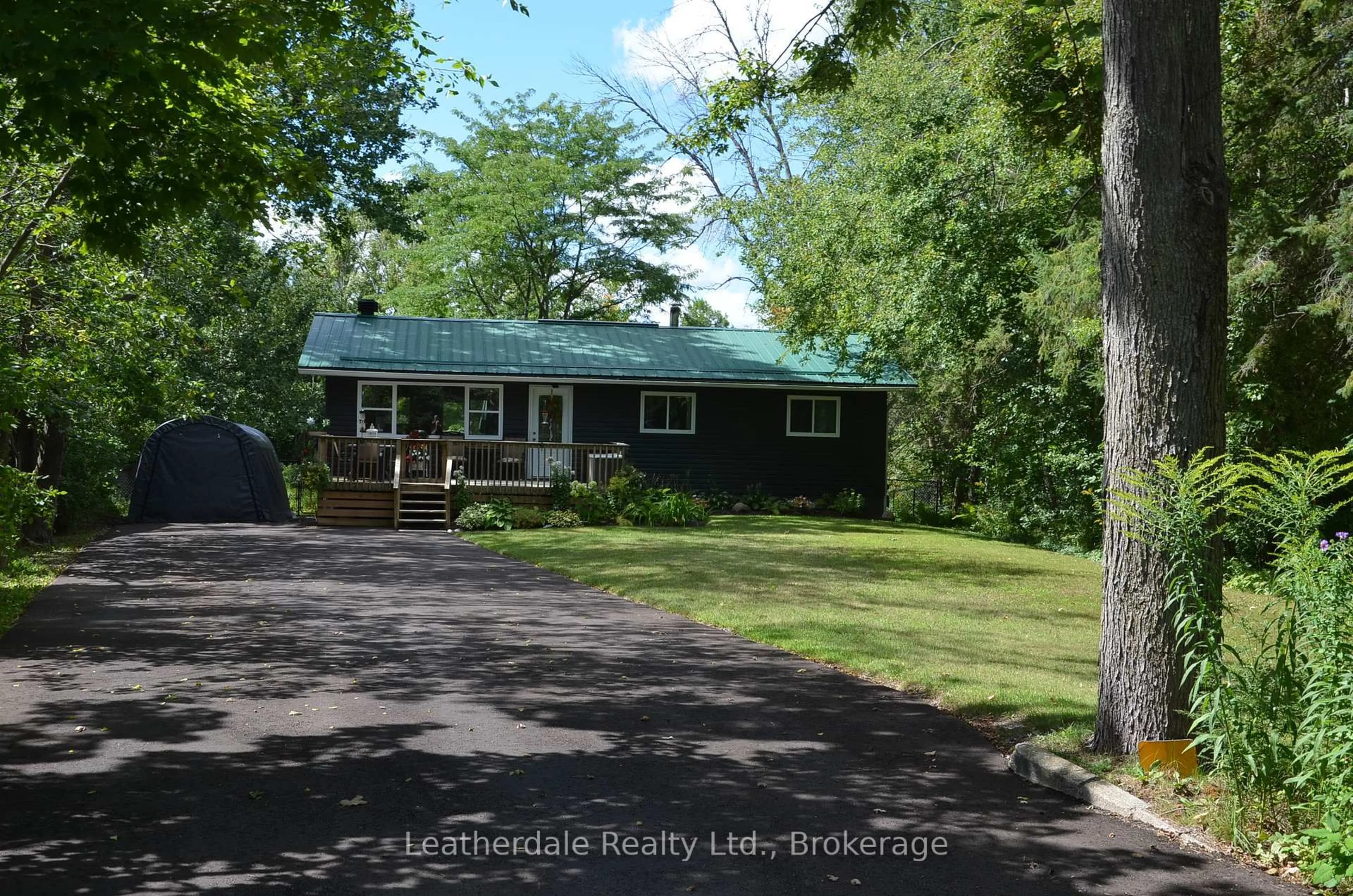 A pic from outside/outdoor area/front of a property/back of a property/a pic from drone, water/lake/river/ocean view for 3636 Shadow Creek Rd, Severn Ontario L3V 6H3