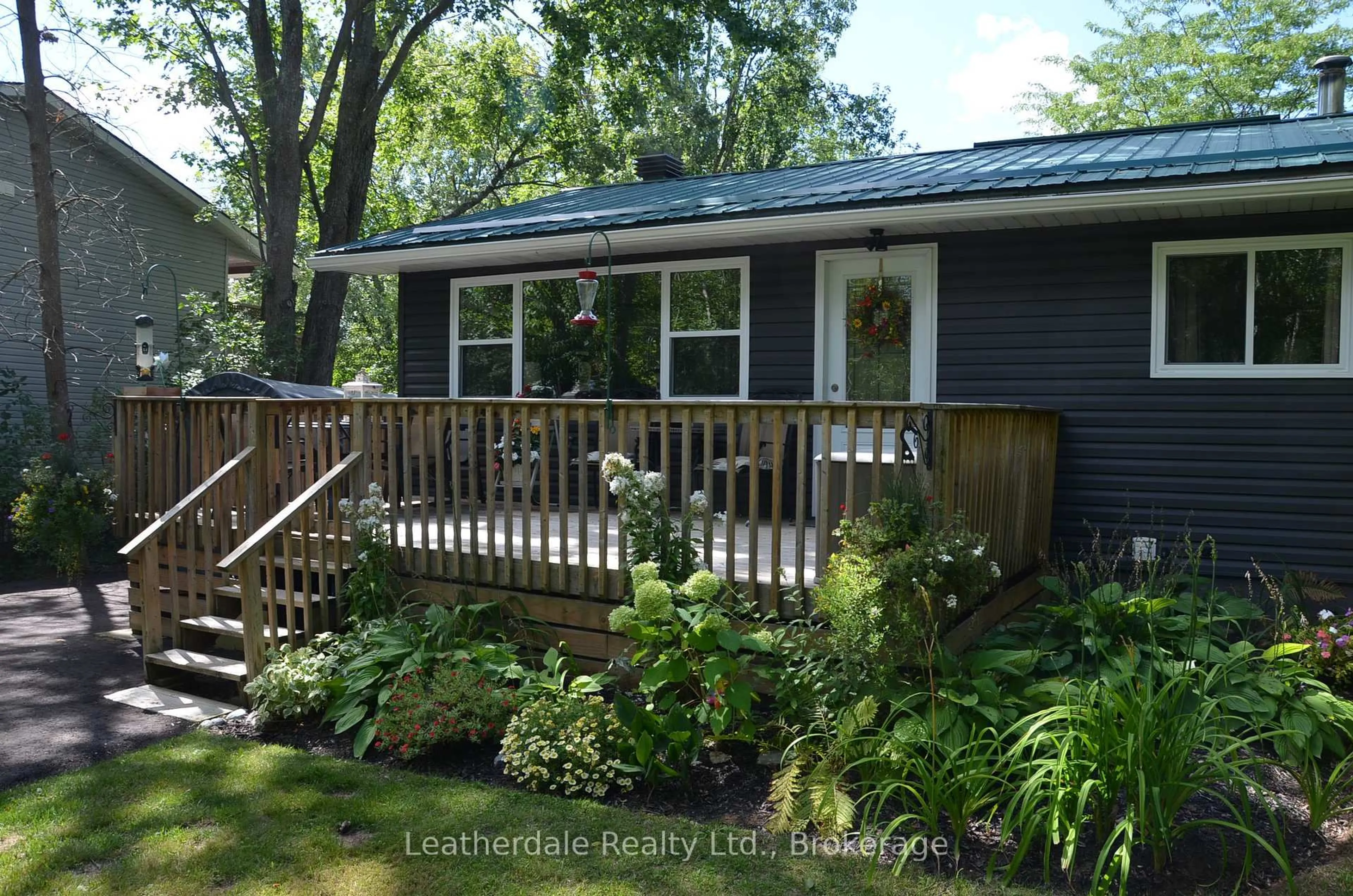 Home with vinyl exterior material, unknown for 3636 Shadow Creek Rd, Severn Ontario L3V 6H3