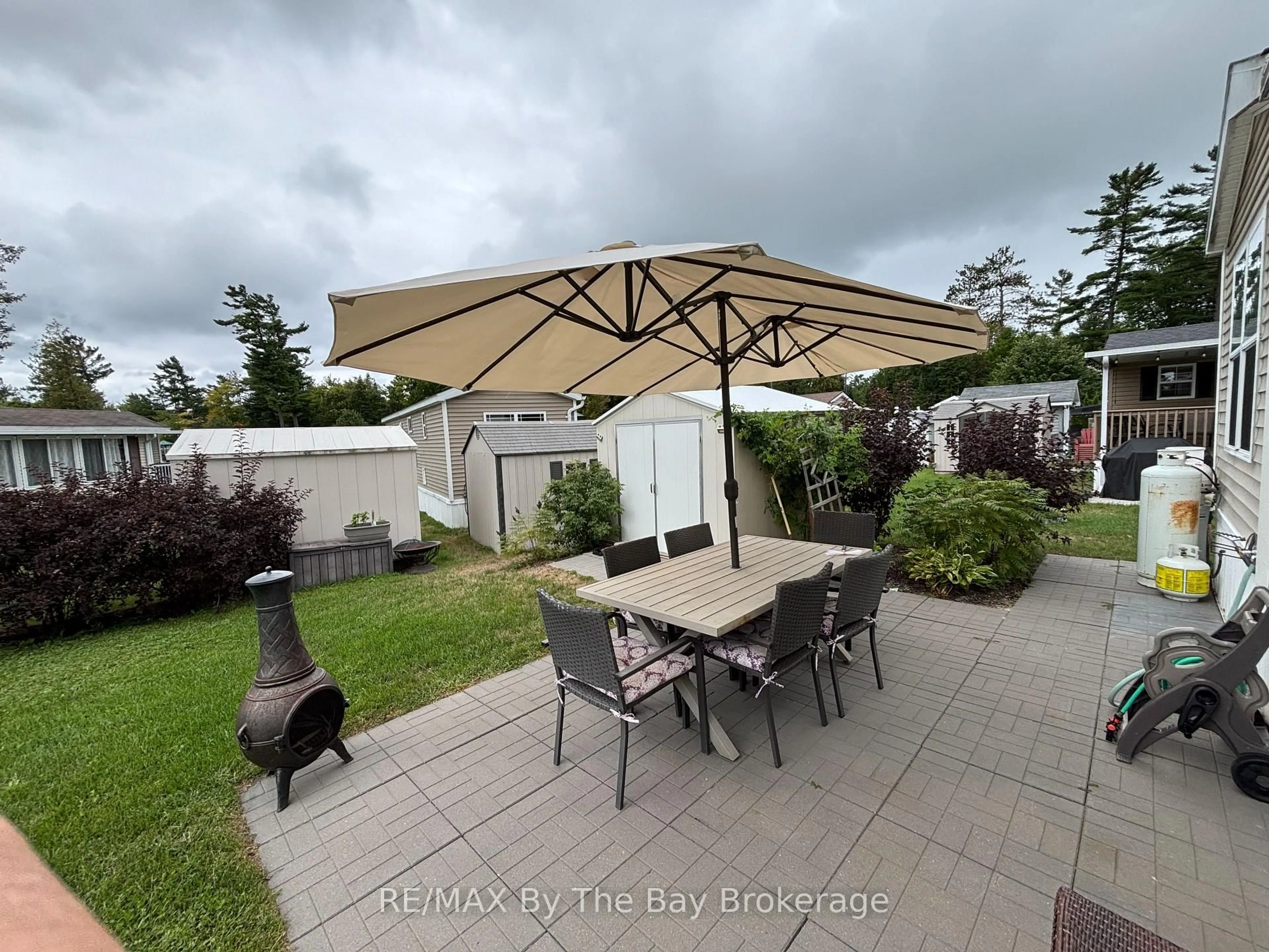 Patio, street for 108 Madawaska Tr, Wasaga Beach Ontario L9Z 1X7