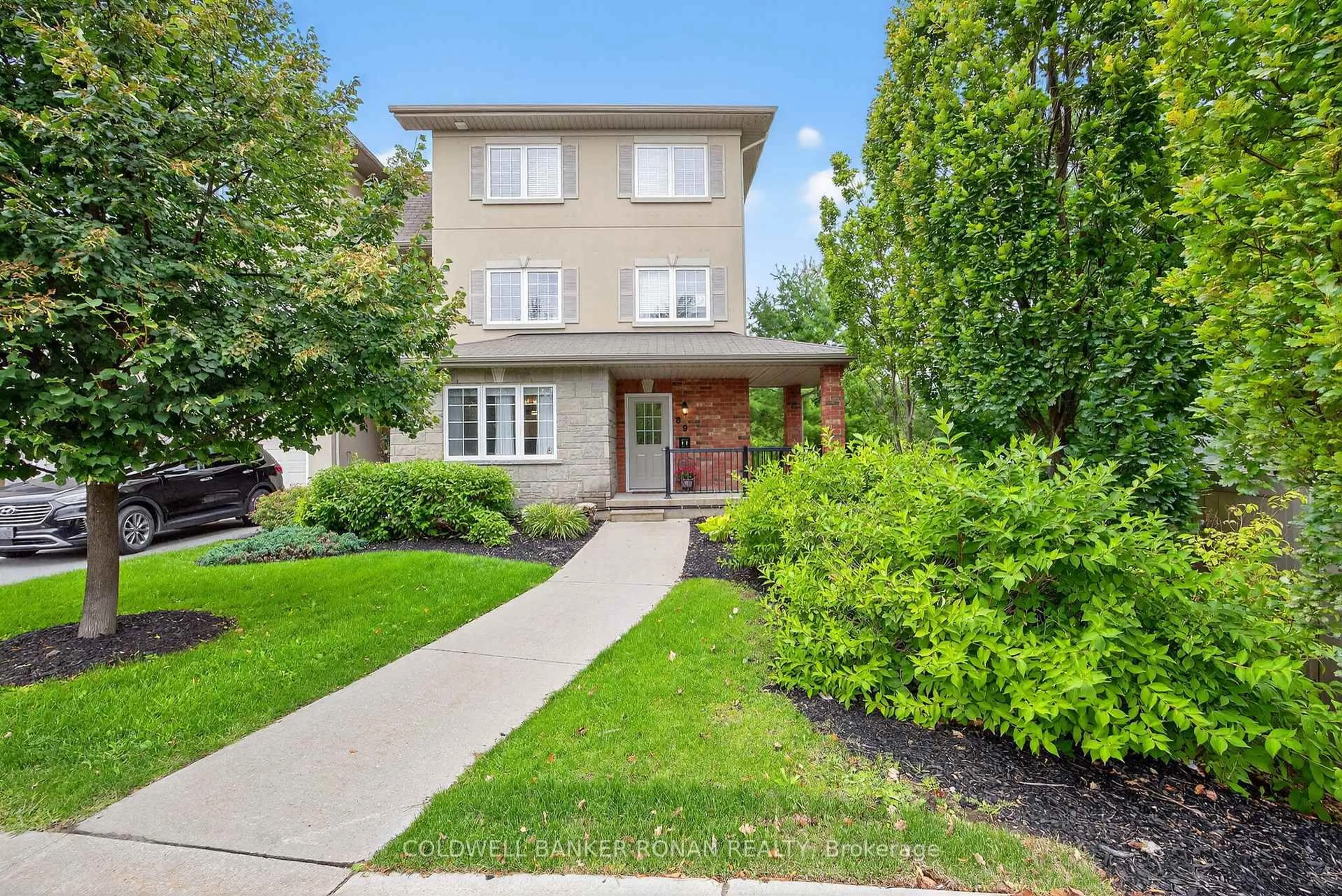 Home with brick exterior material, street for 49 Ferndale Dr #8, Barrie Ontario L4N 5W9