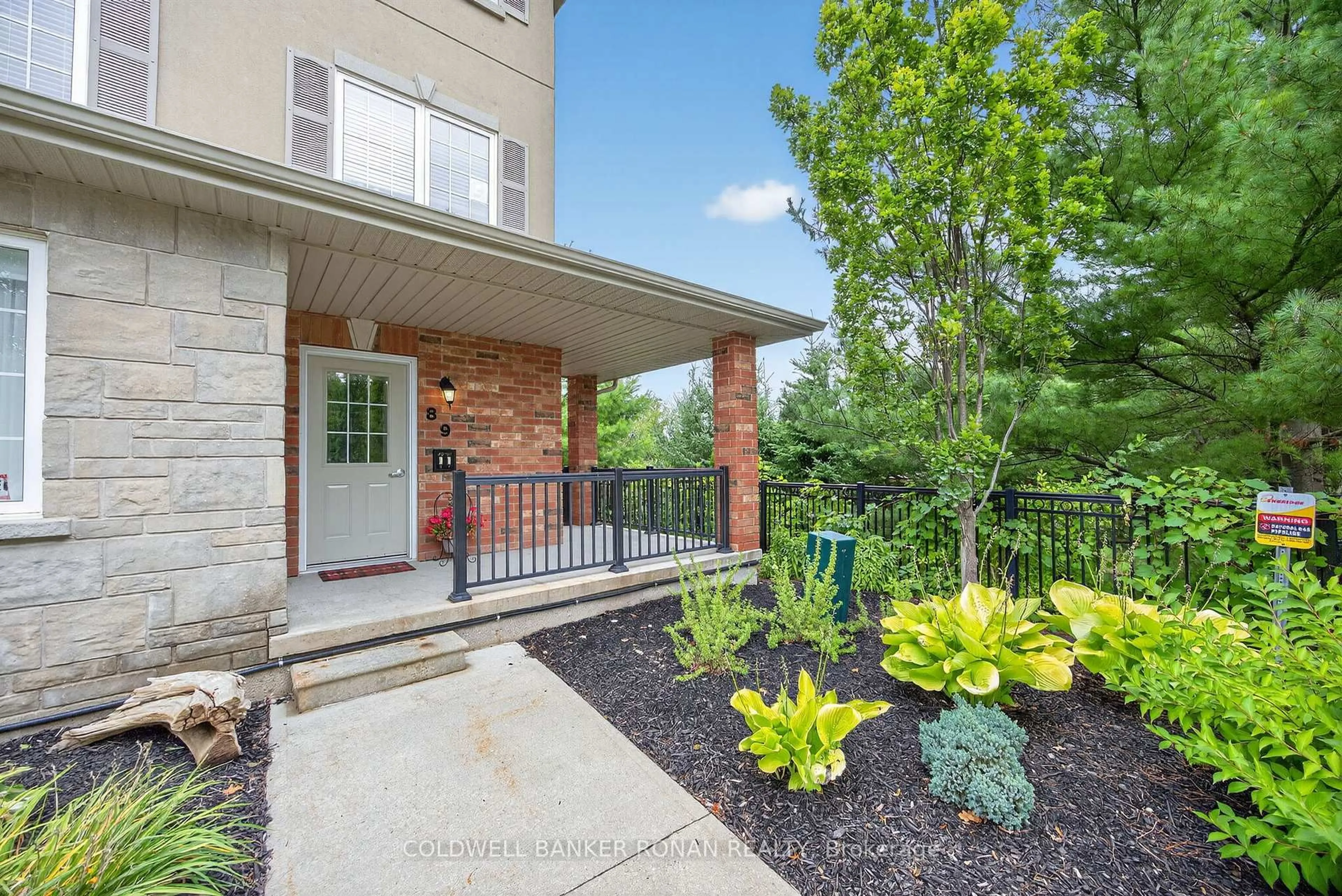 Unknown for 49 Ferndale Dr #8, Barrie Ontario L4N 5W9