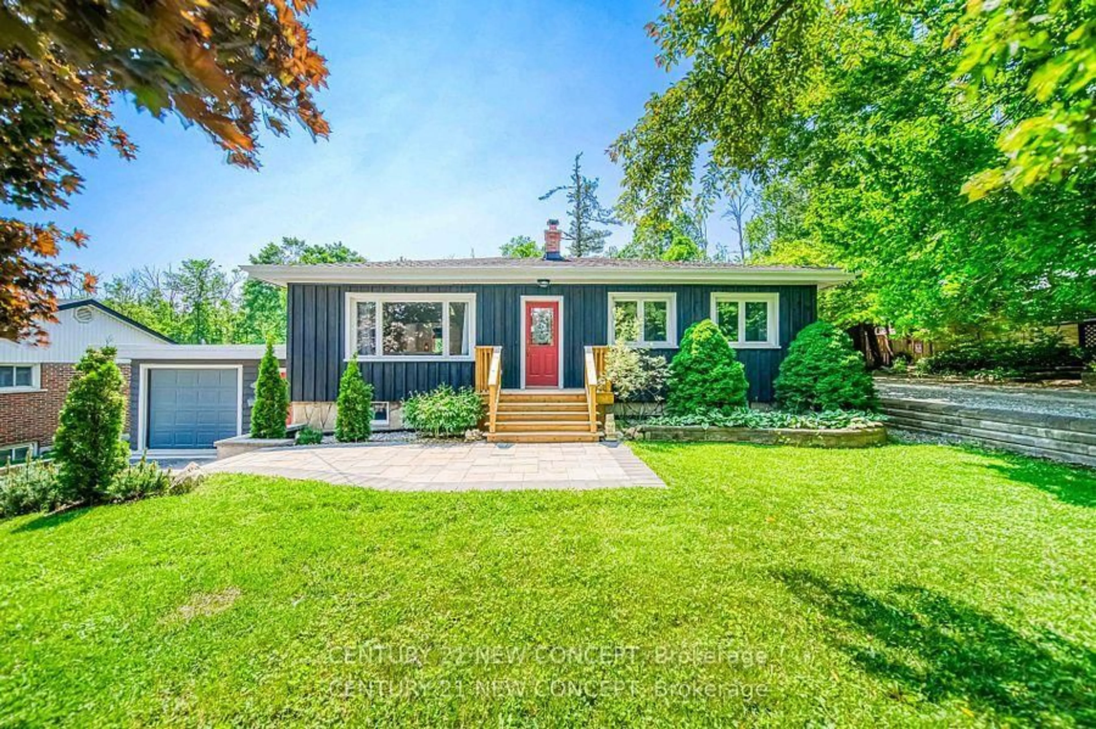 Home with vinyl exterior material, street for 51 Fittons Rd, Orillia Ontario L3V 2J2