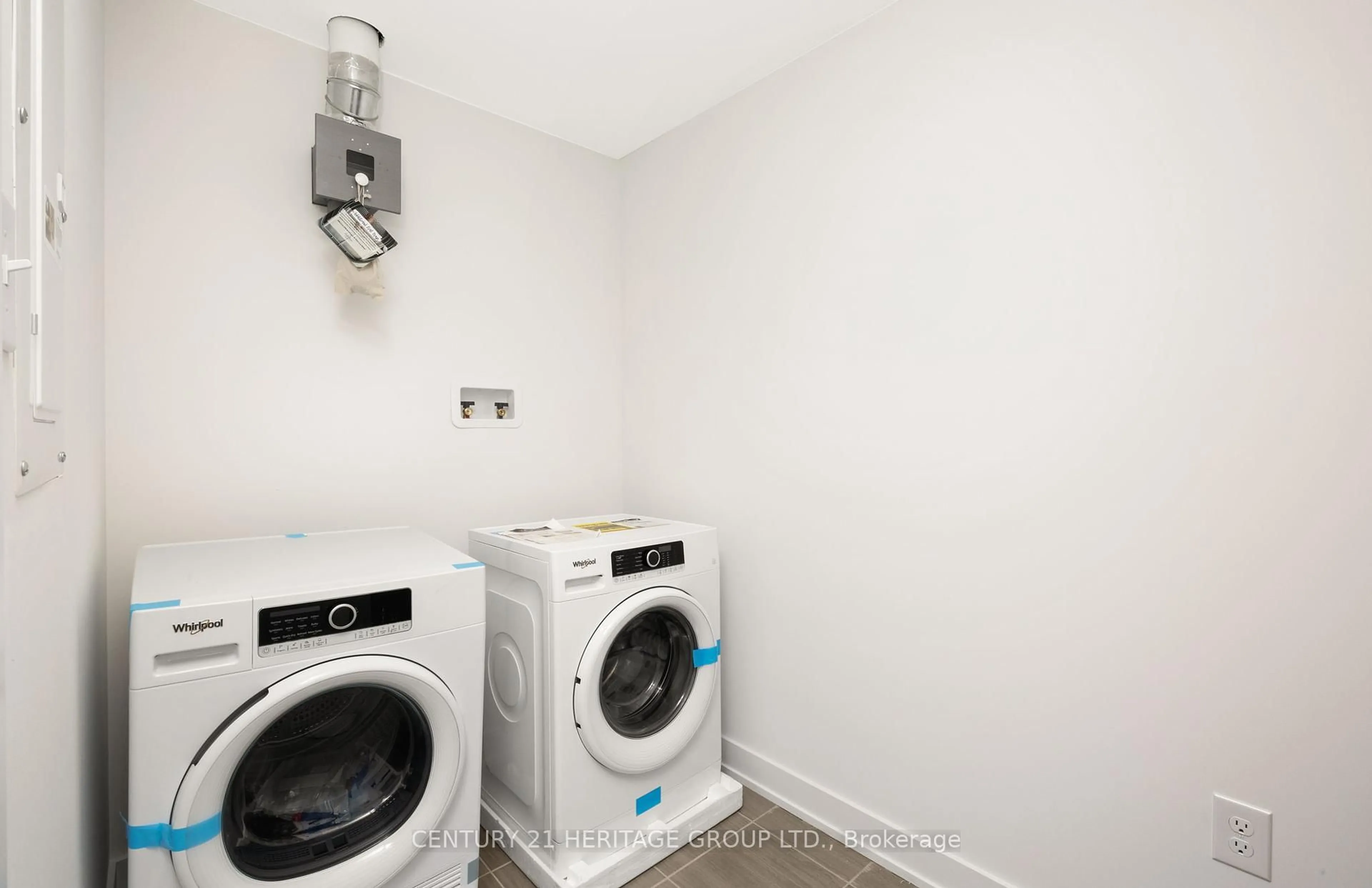 Laundry room for 1 Chef Lane #402, Barrie Ontario L9J 0T1