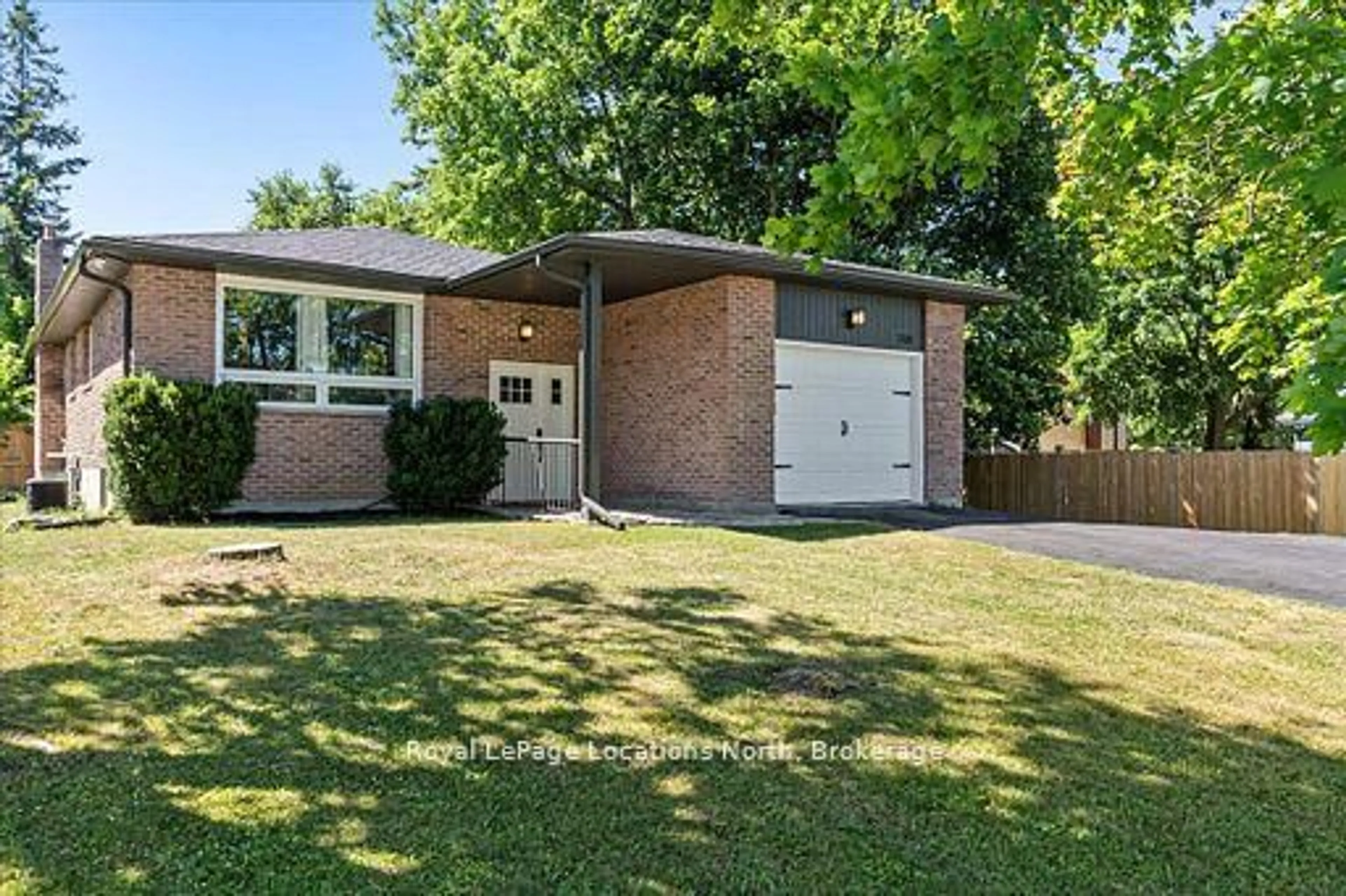 Home with brick exterior material, street for 201 Beech St, Clearview Ontario L0M 1S0