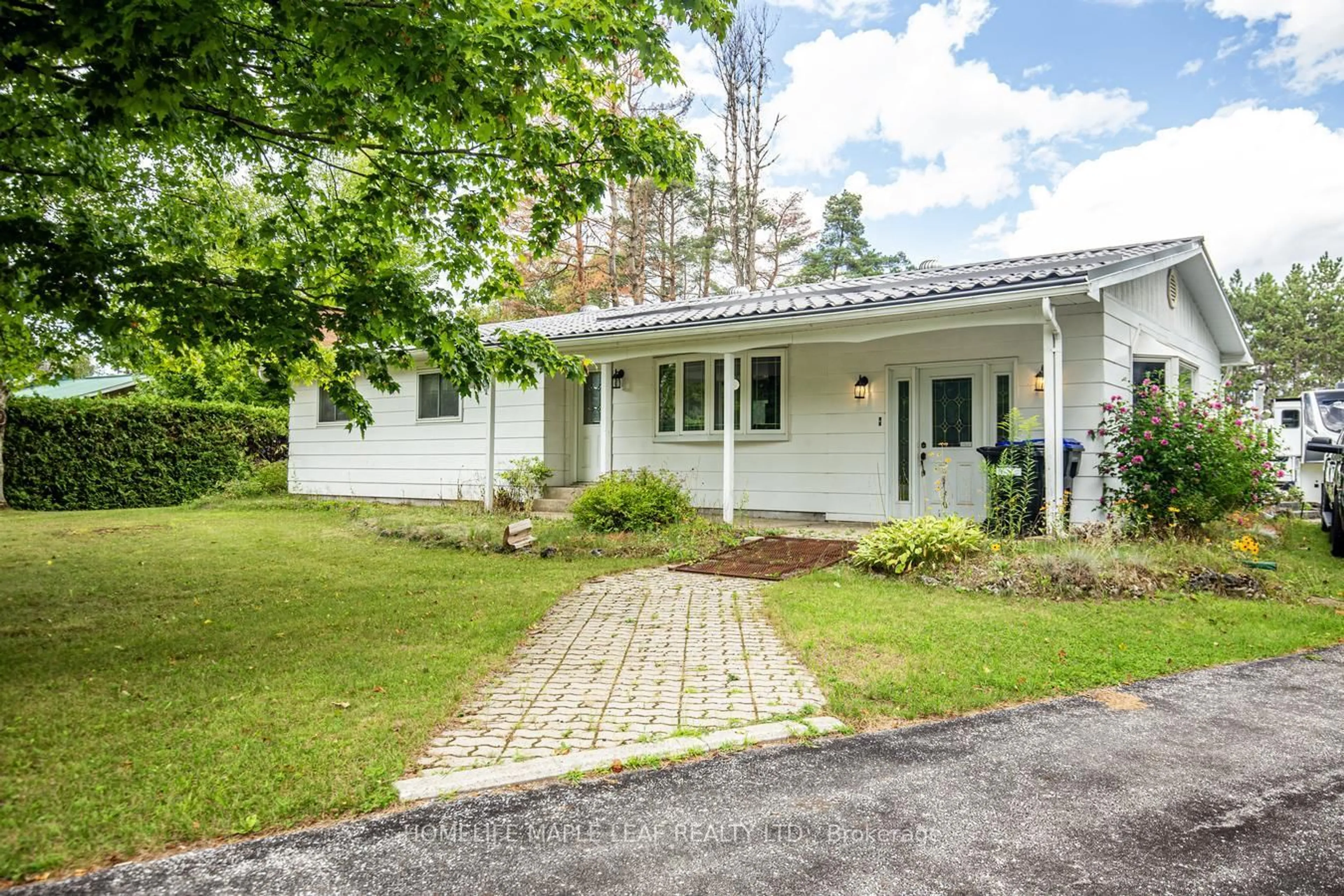 A pic from outside/outdoor area/front of a property/back of a property/a pic from drone, street for 6168 County Road 9, Clearview Ontario L0M 1N0