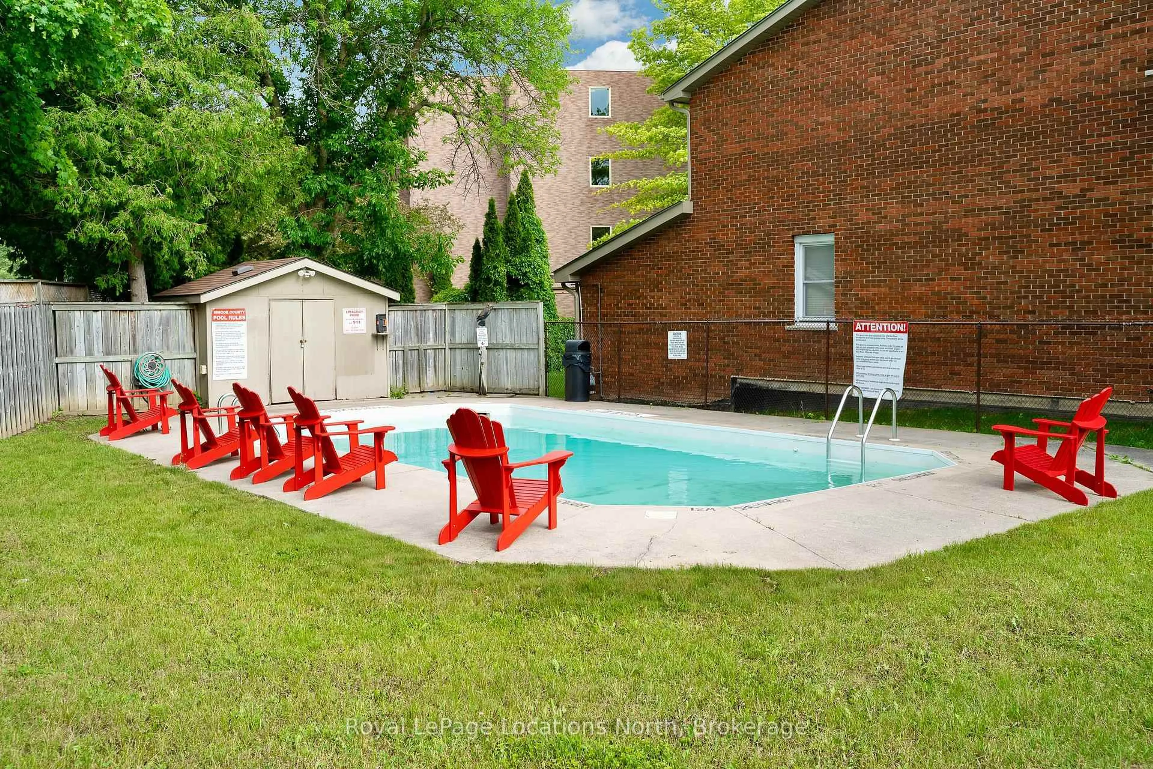 Pool for 585 Tenth St, Collingwood Ontario L9Y 4K6