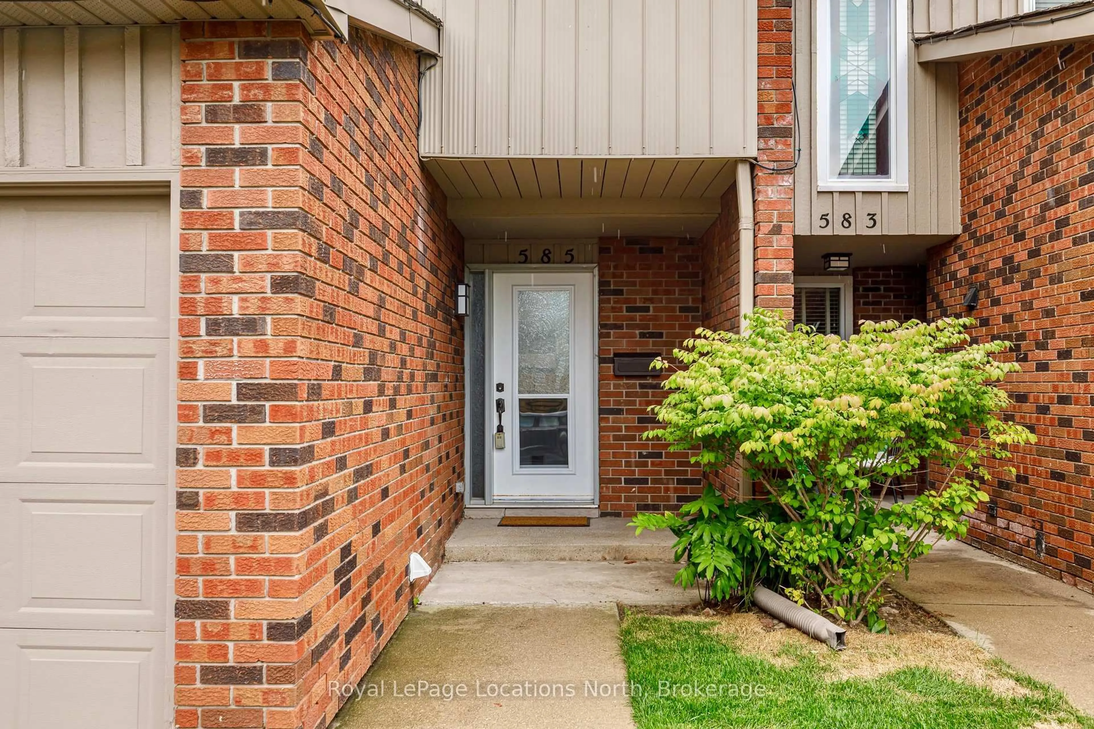 Unknown for 585 Tenth St, Collingwood Ontario L9Y 4K6