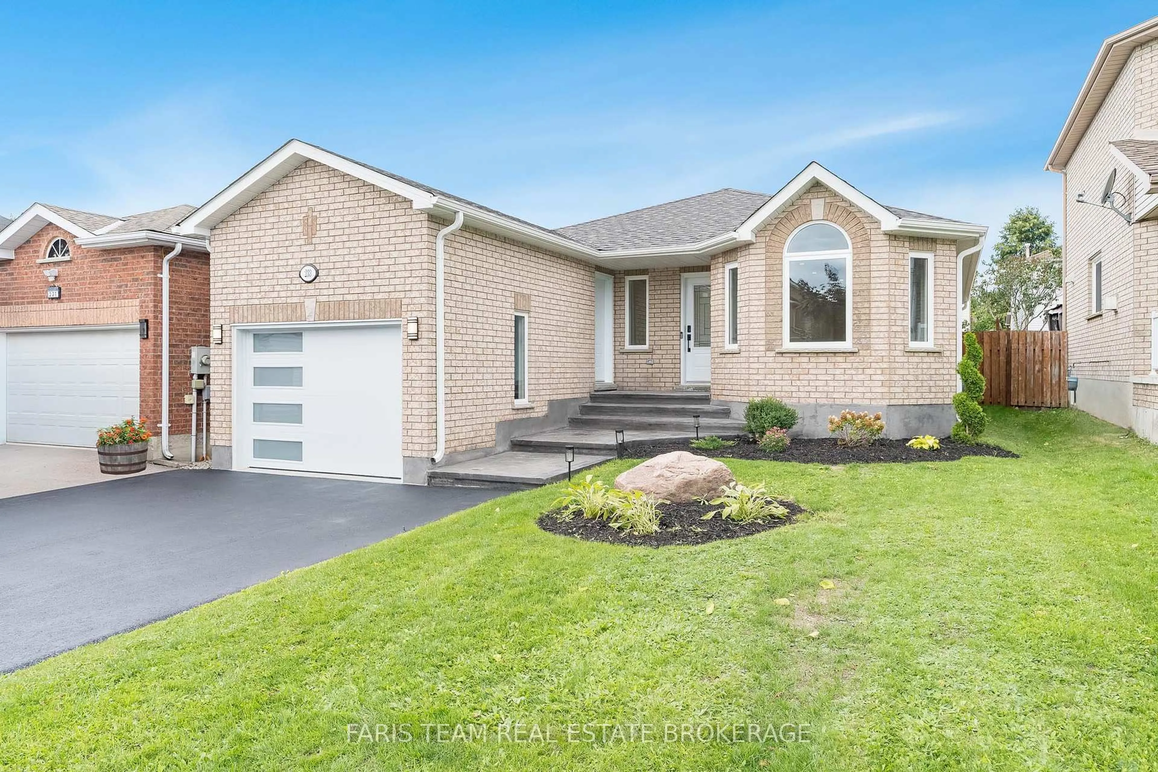 Home with brick exterior material, street for 233 Wessenger Dr, Barrie Ontario L4N 8R4
