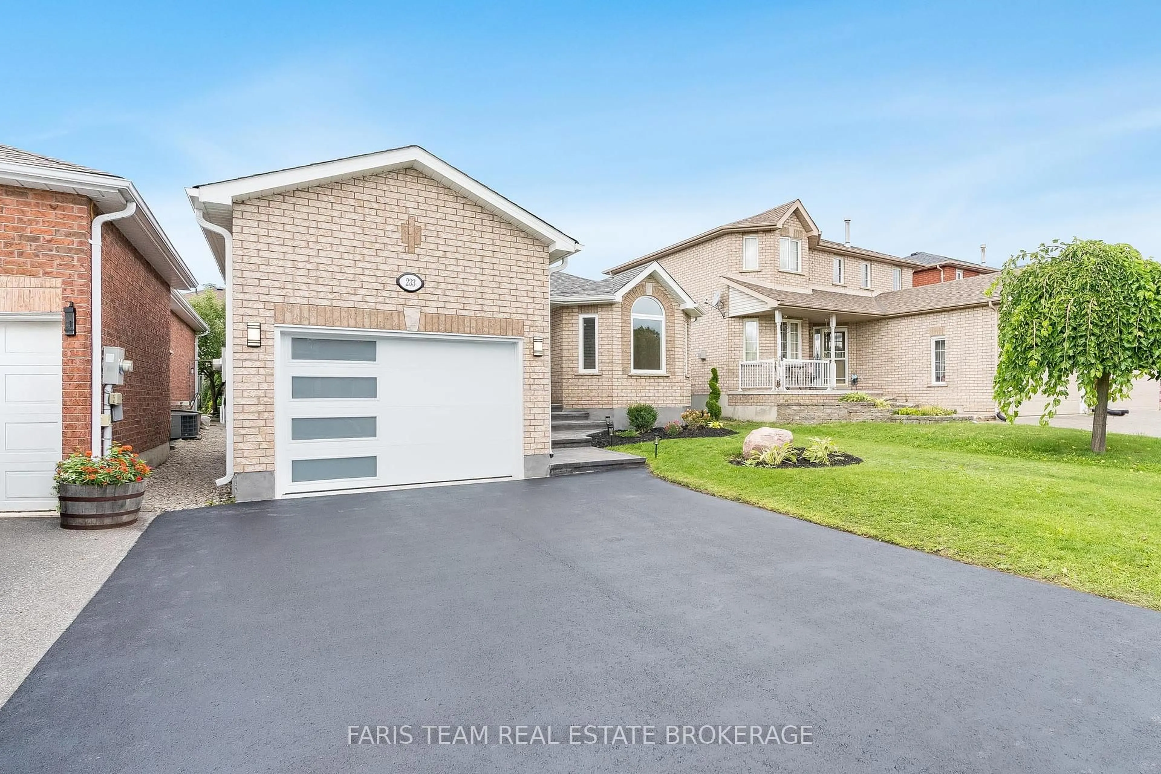 Home with brick exterior material, street for 233 Wessenger Dr, Barrie Ontario L4N 8R4