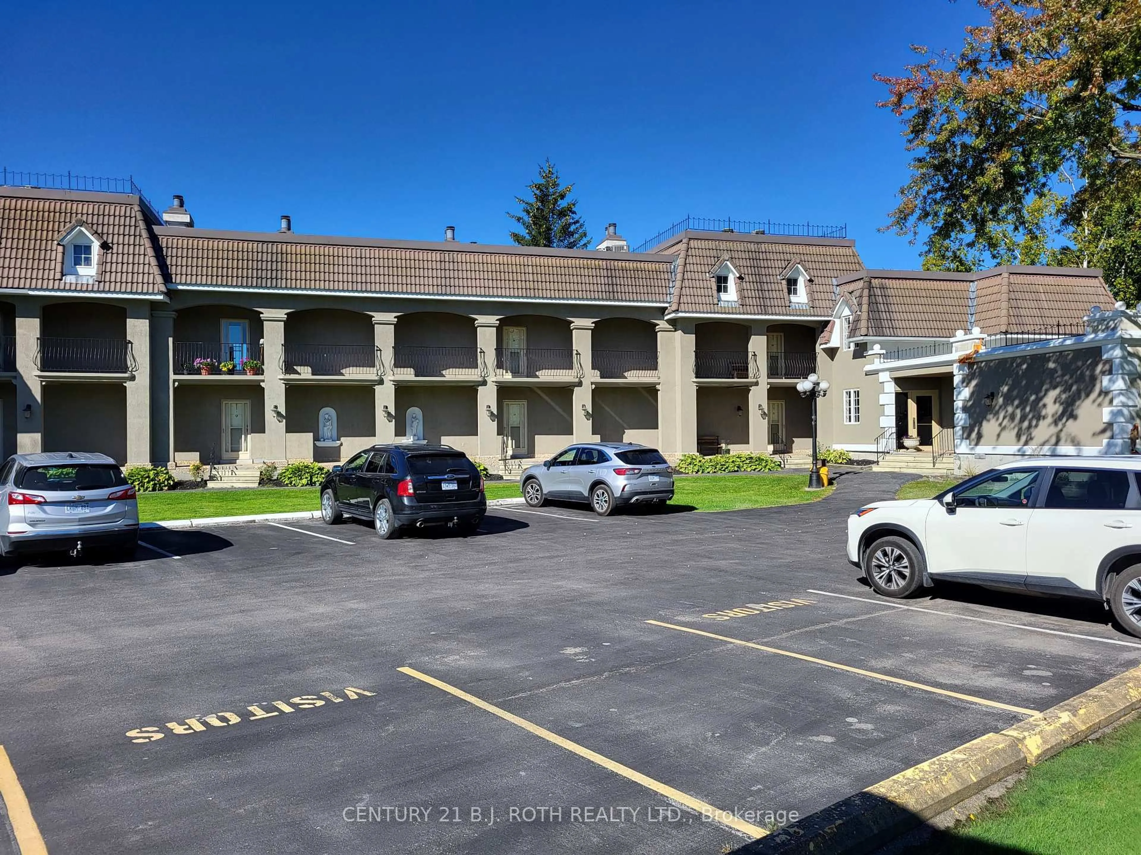 A pic from outside/outdoor area/front of a property/back of a property/a pic from drone, unknown for 60 Laguna Pkwy #15, Ramara Ontario L0K 1B0