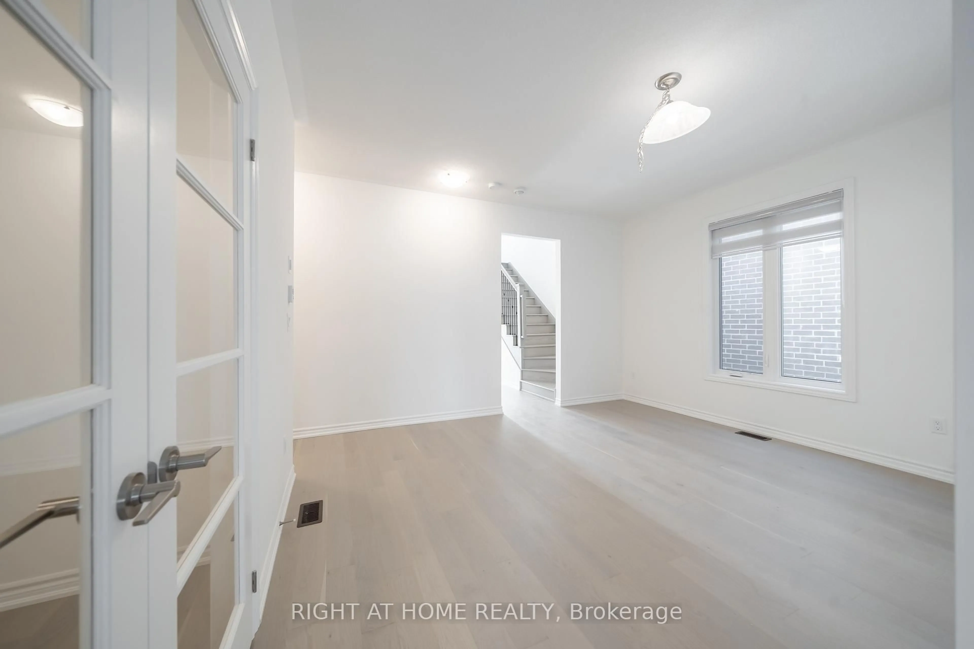 Unknown for 26 West Oak Tr, Barrie Ontario L9S 2Z4